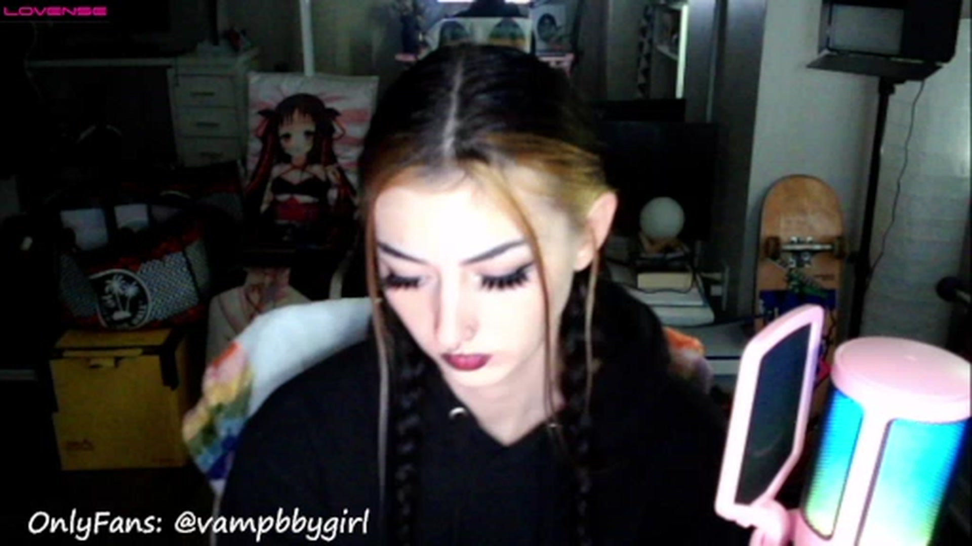 Gallery image thumbnail from vampbabyy's myfreecams stream on, 01/01/2023, 20:16 image 6 of 20