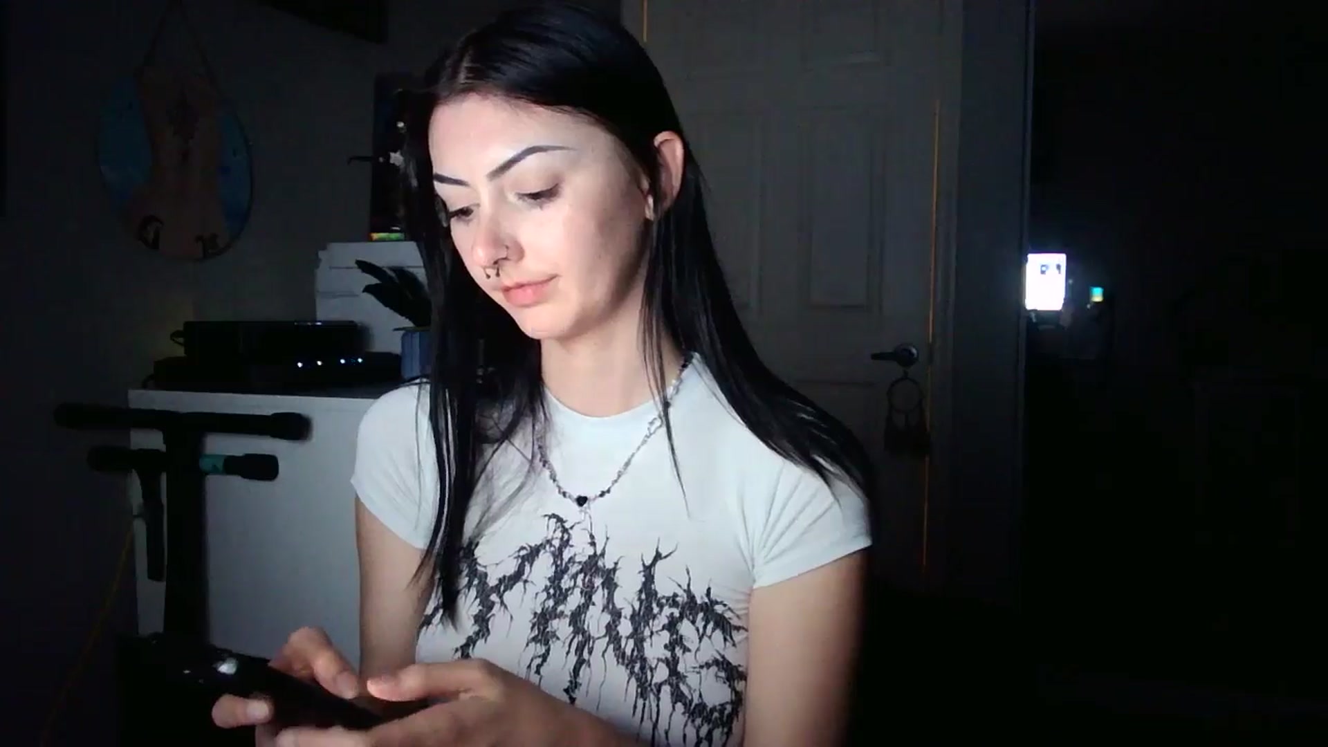 Gallery image thumbnail from vampbabyy's myfreecams stream on, 05/20/2025, 24:43 image 14 of 20