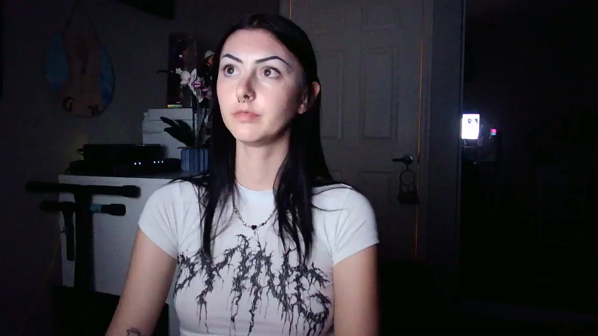 Gallery image thumbnail from vampbabyy's myfreecams stream on, 05/20/2025, 24:43 image 17 of 20