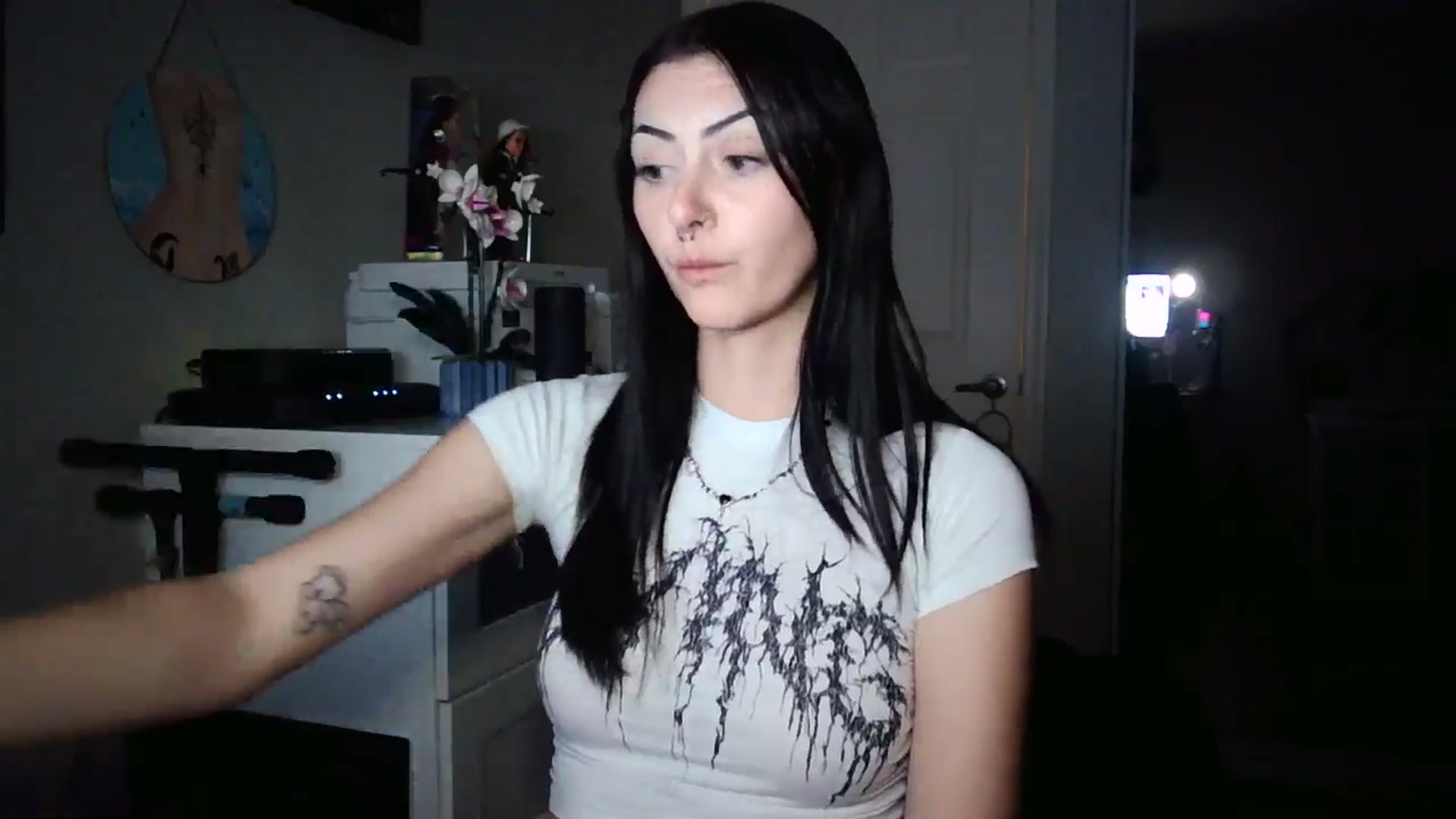 Gallery image thumbnail from vampbabyy's myfreecams stream on, 05/20/2025, 24:43 image 7 of 20