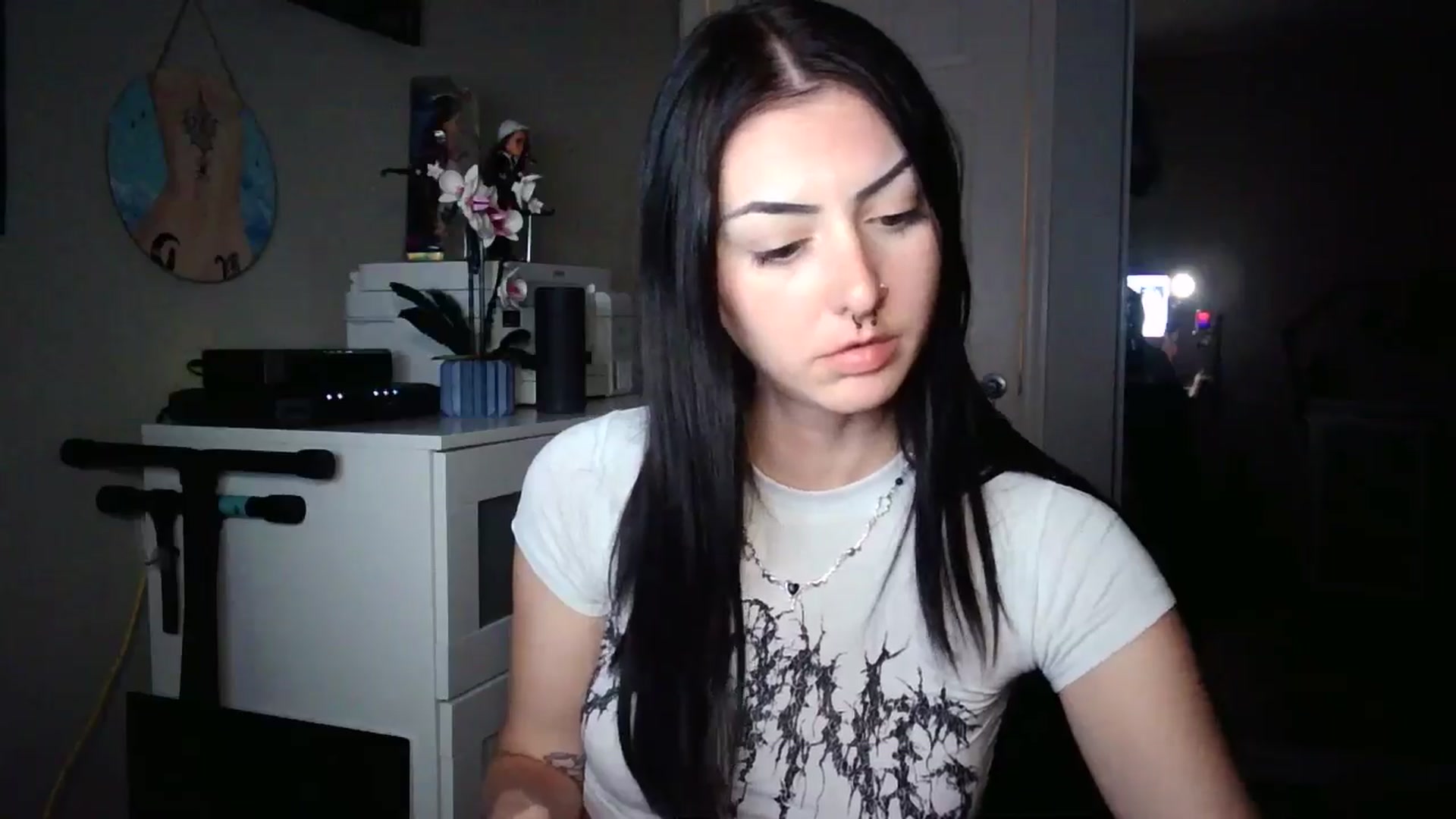 Gallery image thumbnail from vampbabyy's myfreecams stream on, 05/20/2025, 24:43 image 8 of 20
