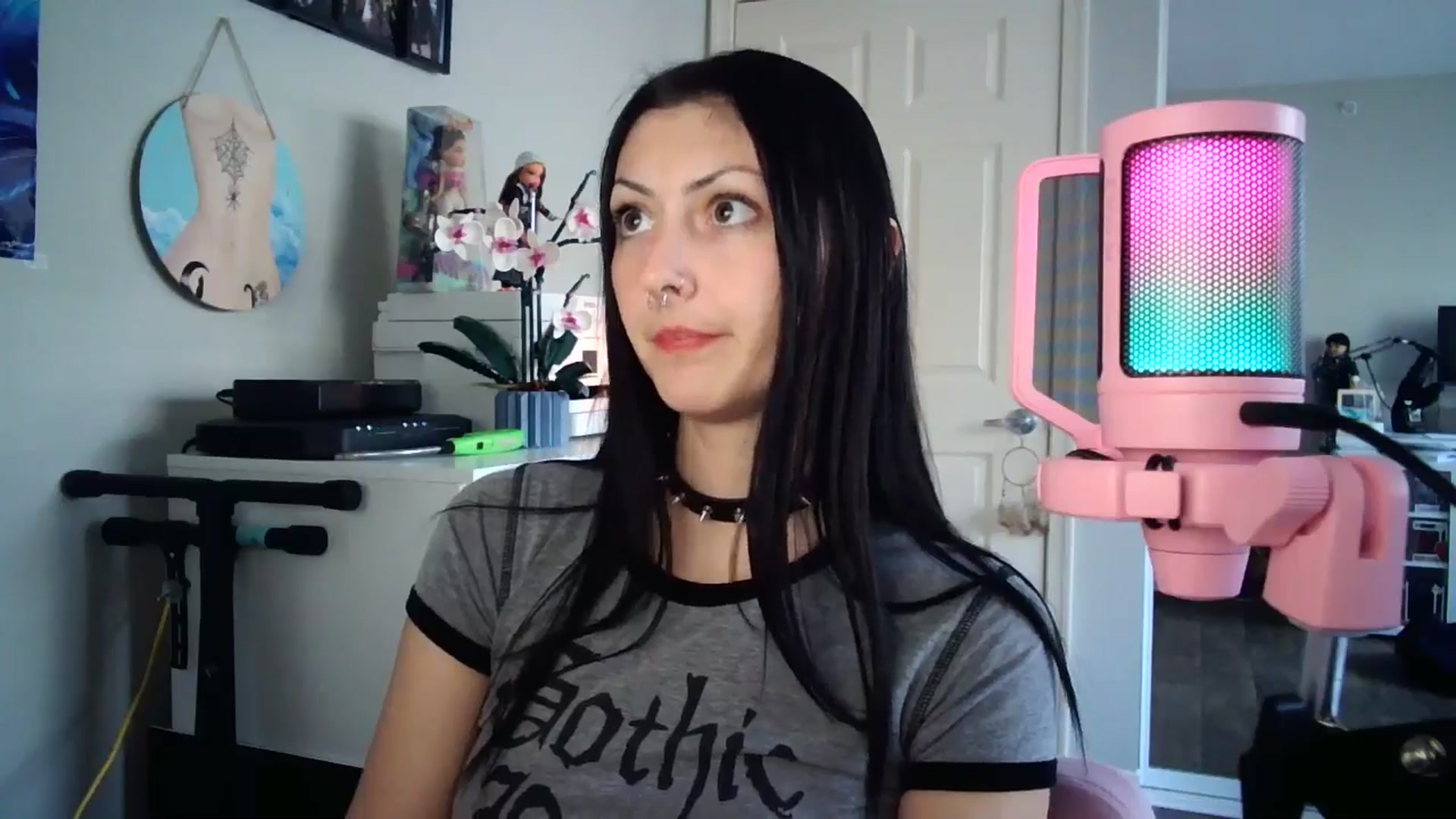 Gallery image thumbnail from vampbabyy's myfreecams stream on, 08/18/2025, 18:29 image 10 of 20