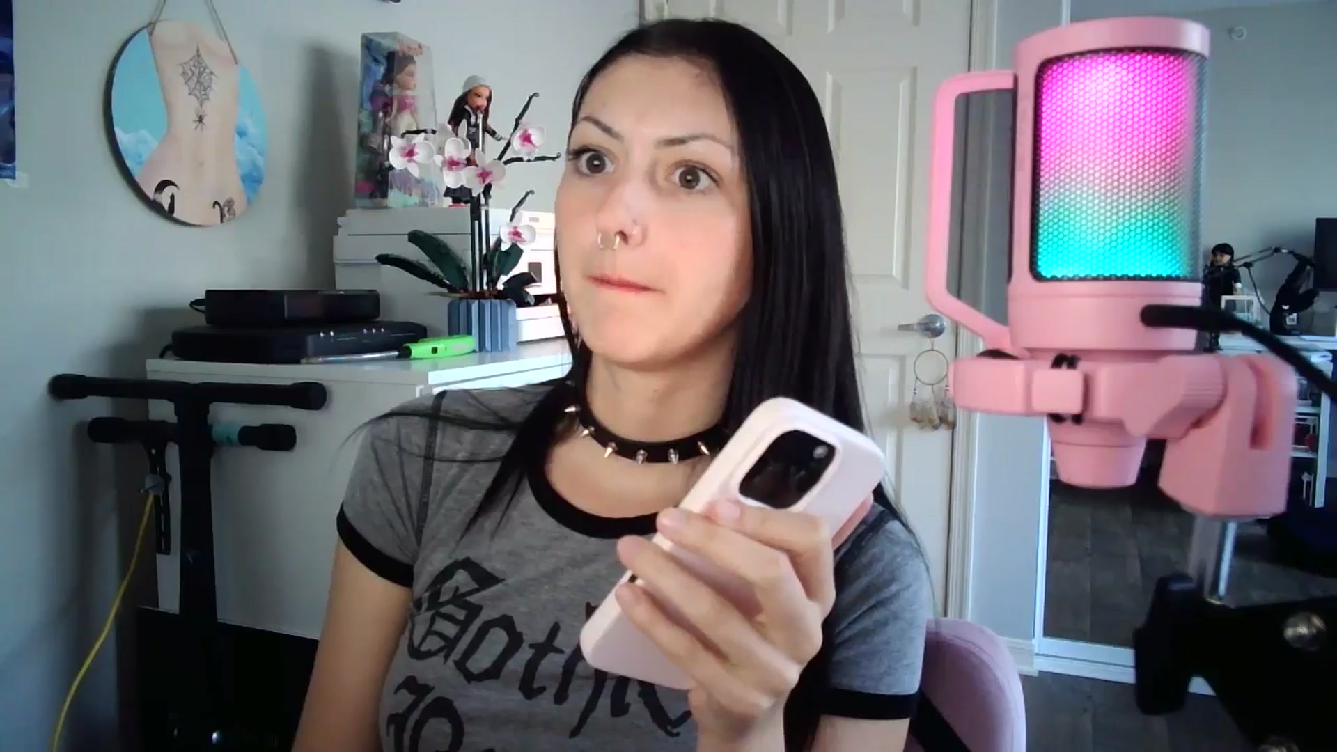 Gallery image thumbnail from vampbabyy's myfreecams stream on, 08/18/2025, 18:29 image 16 of 20
