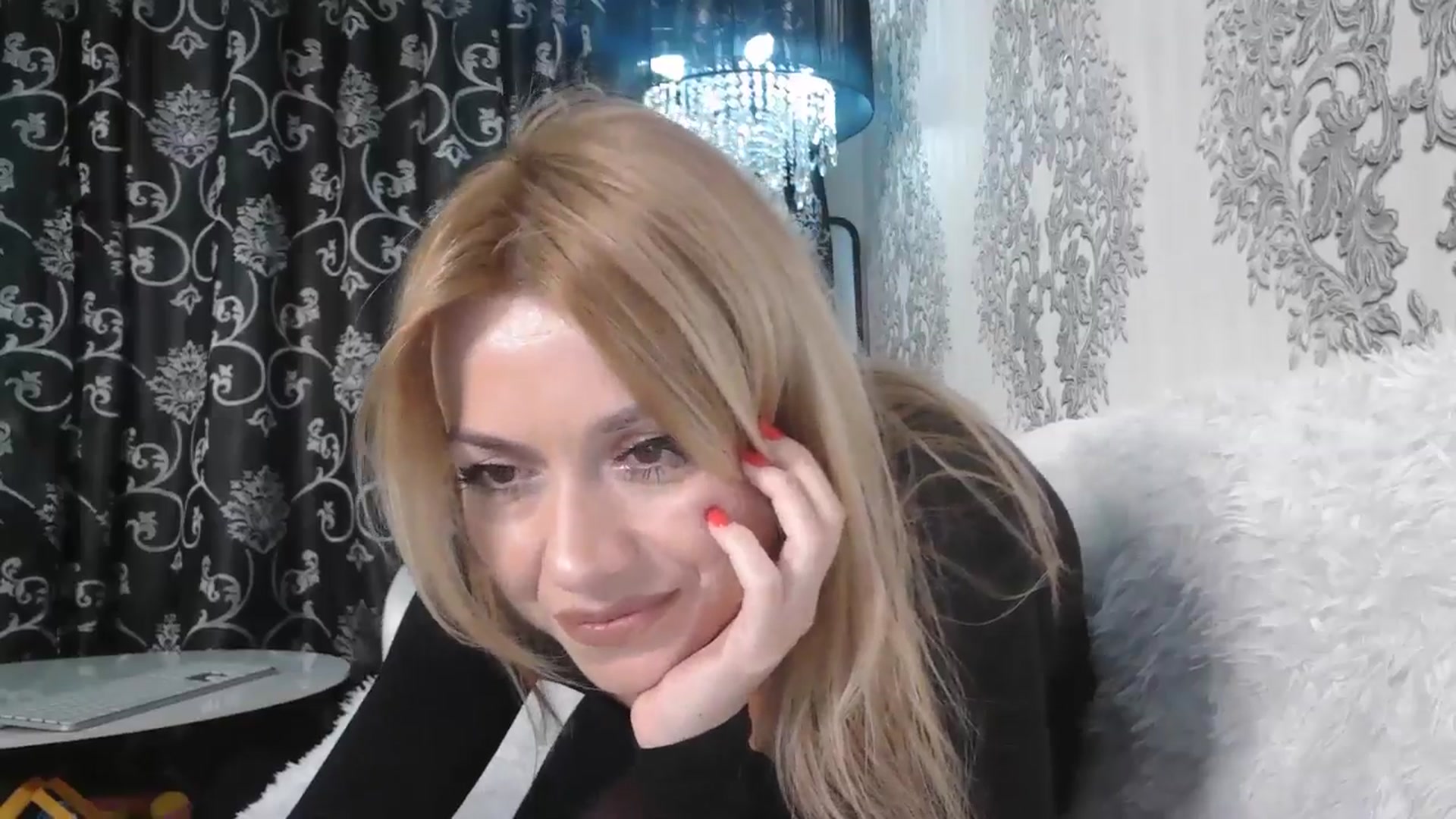 Gallery image thumbnail from velvet_49's myfreecams stream on, 04/10/2026, 05:13 image 4 of 20
