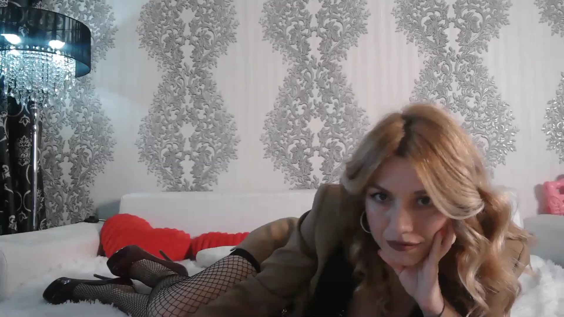 Gallery image thumbnail from velvet_49's myfreecams stream on, 04/20/2026, 06:11 image 4 of 20