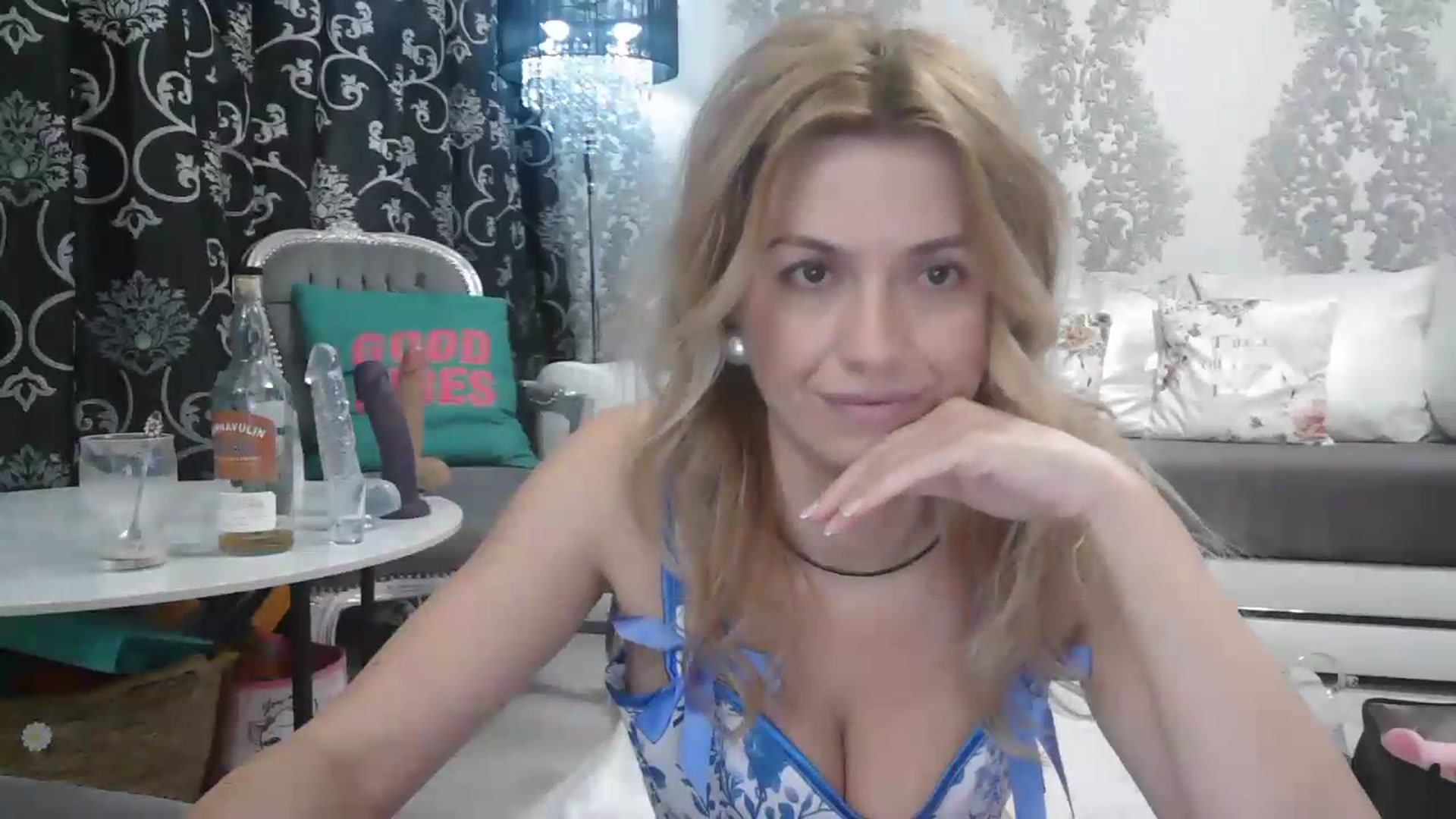 Gallery image thumbnail from velvet_49's myfreecams stream on, 05/26/2026, 05:24 image 19 of 20