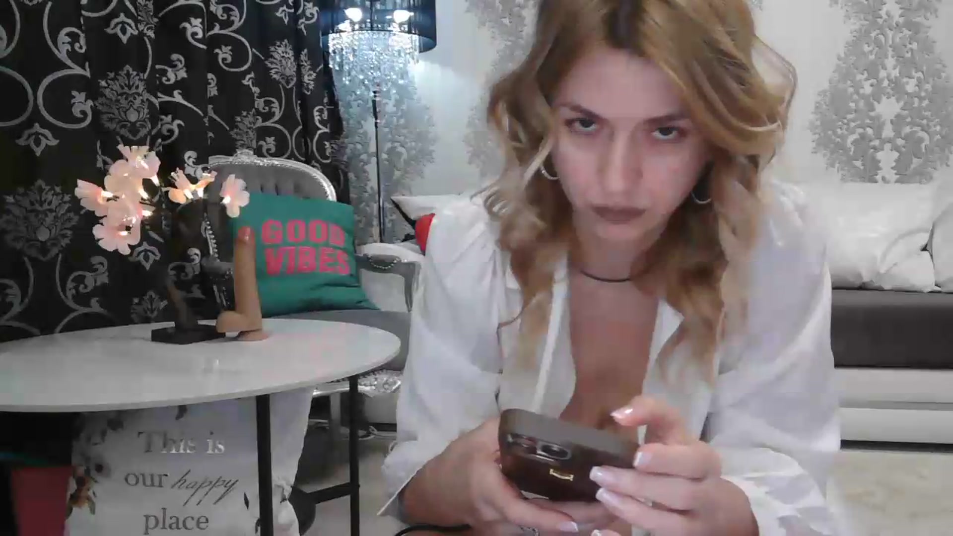 Gallery image thumbnail from velvet_49's myfreecams stream on, 06/03/2026, 06:51 image 19 of 20