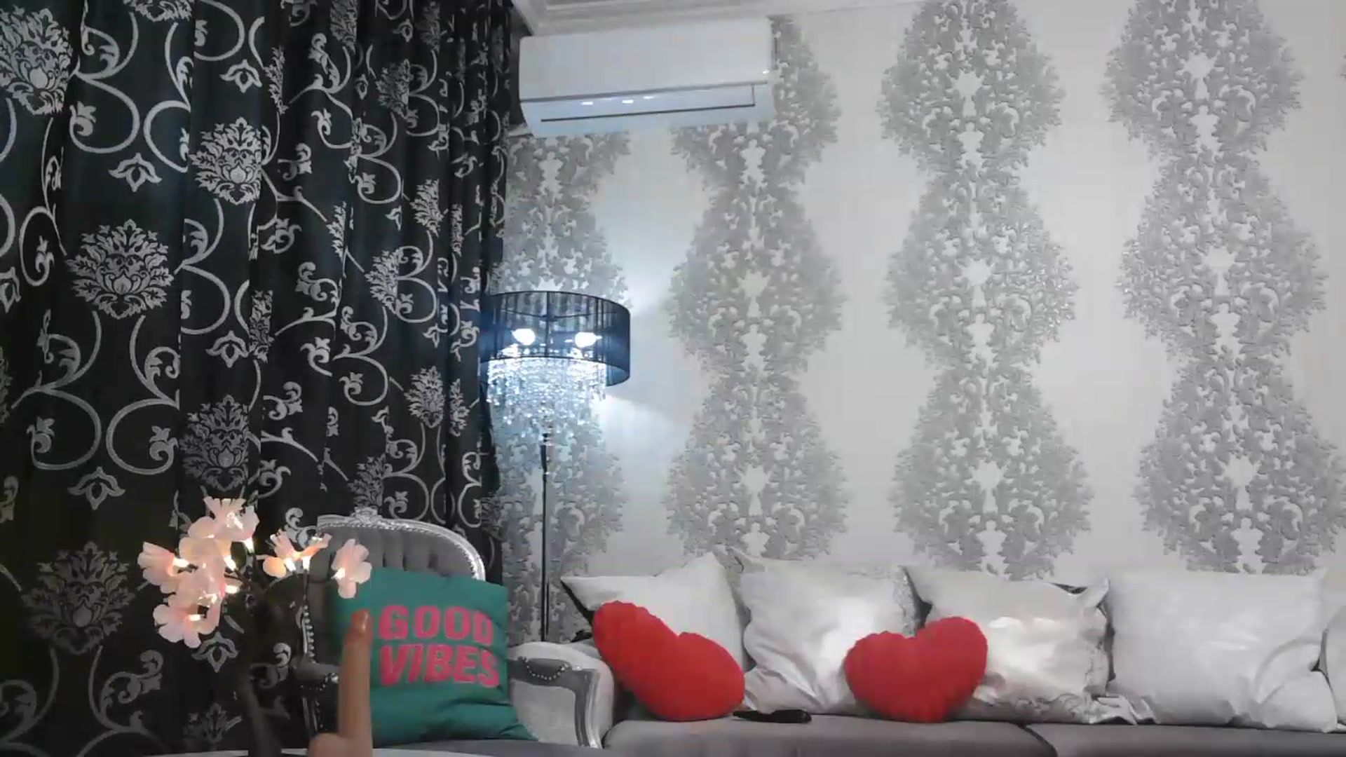 Gallery image thumbnail from velvet_49's myfreecams stream on, 06/03/2026, 06:51 image 10 of 20