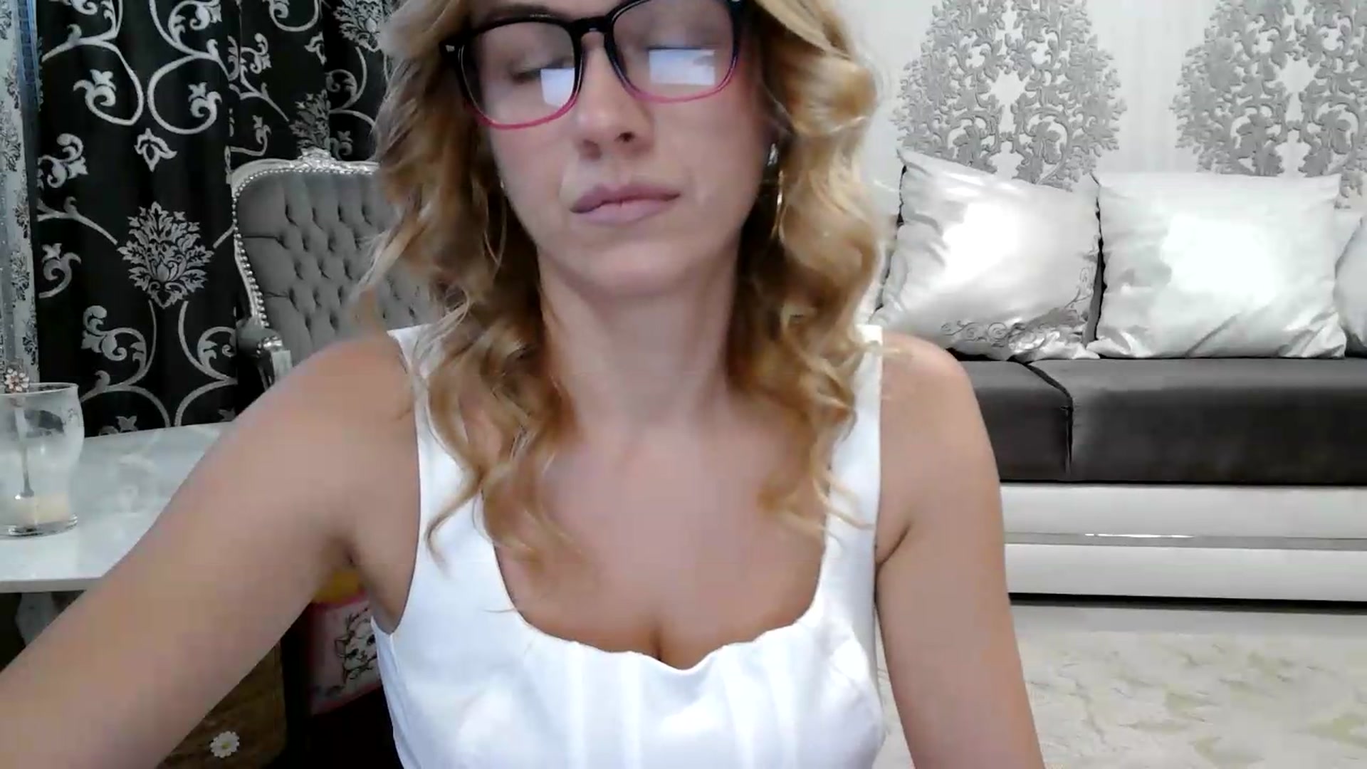 Gallery image thumbnail from velvet_49's myfreecams stream on, 07/01/2026, 05:24 image 18 of 20