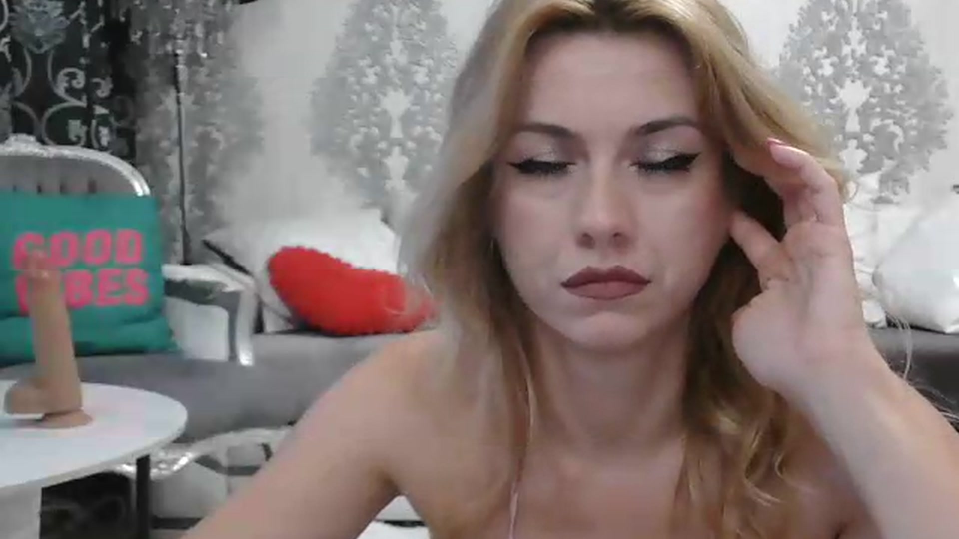 Gallery image thumbnail from velvet_49's myfreecams stream on, 07/02/2026, 04:14 image 19 of 20