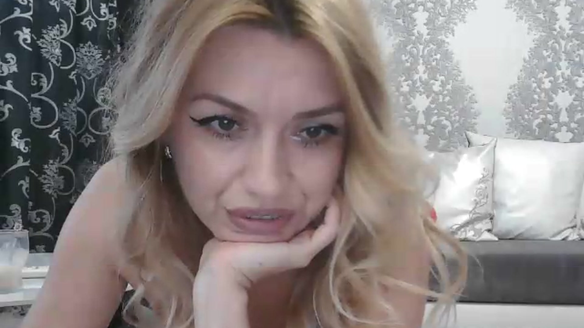Gallery image thumbnail from velvet_49's myfreecams stream on, 07/05/2026, 04:17 image 4 of 20