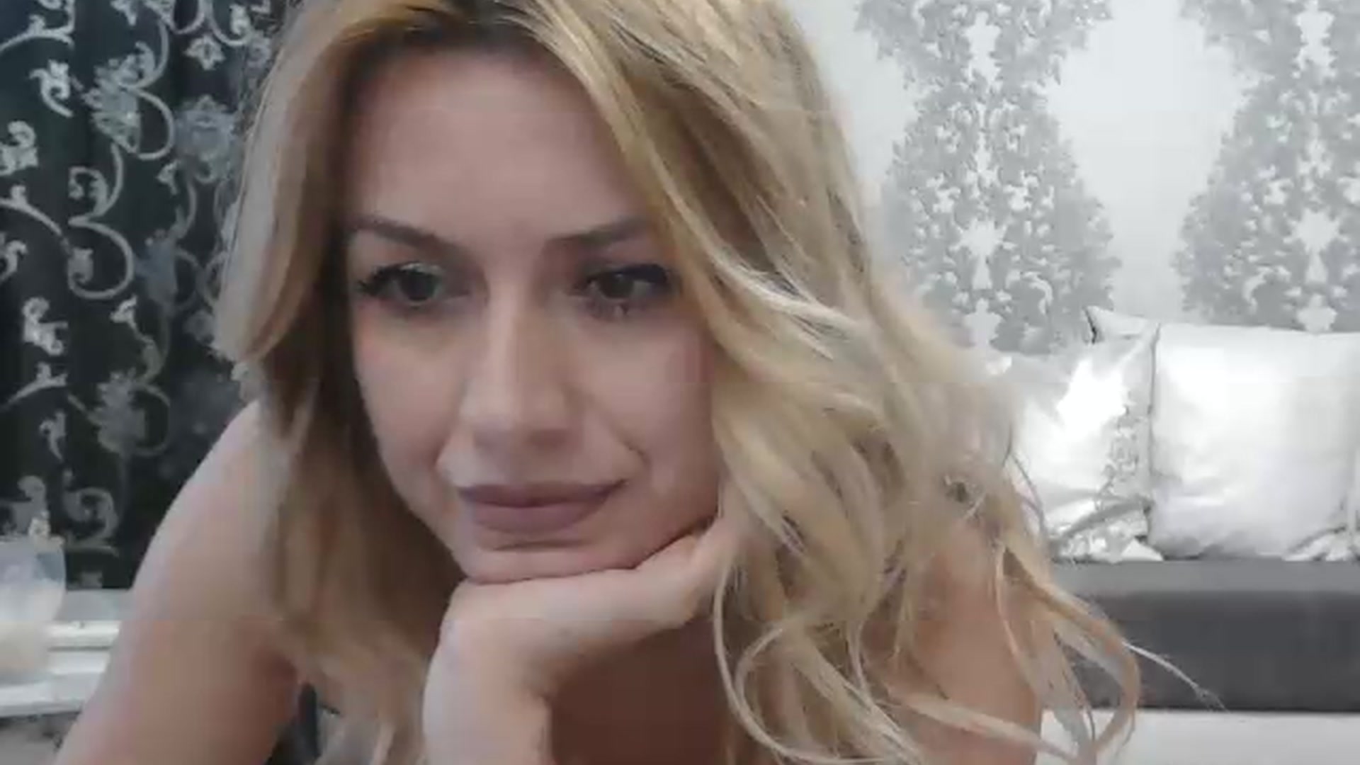 Gallery image thumbnail from velvet_49's myfreecams stream on, 07/05/2026, 04:17 image 5 of 20