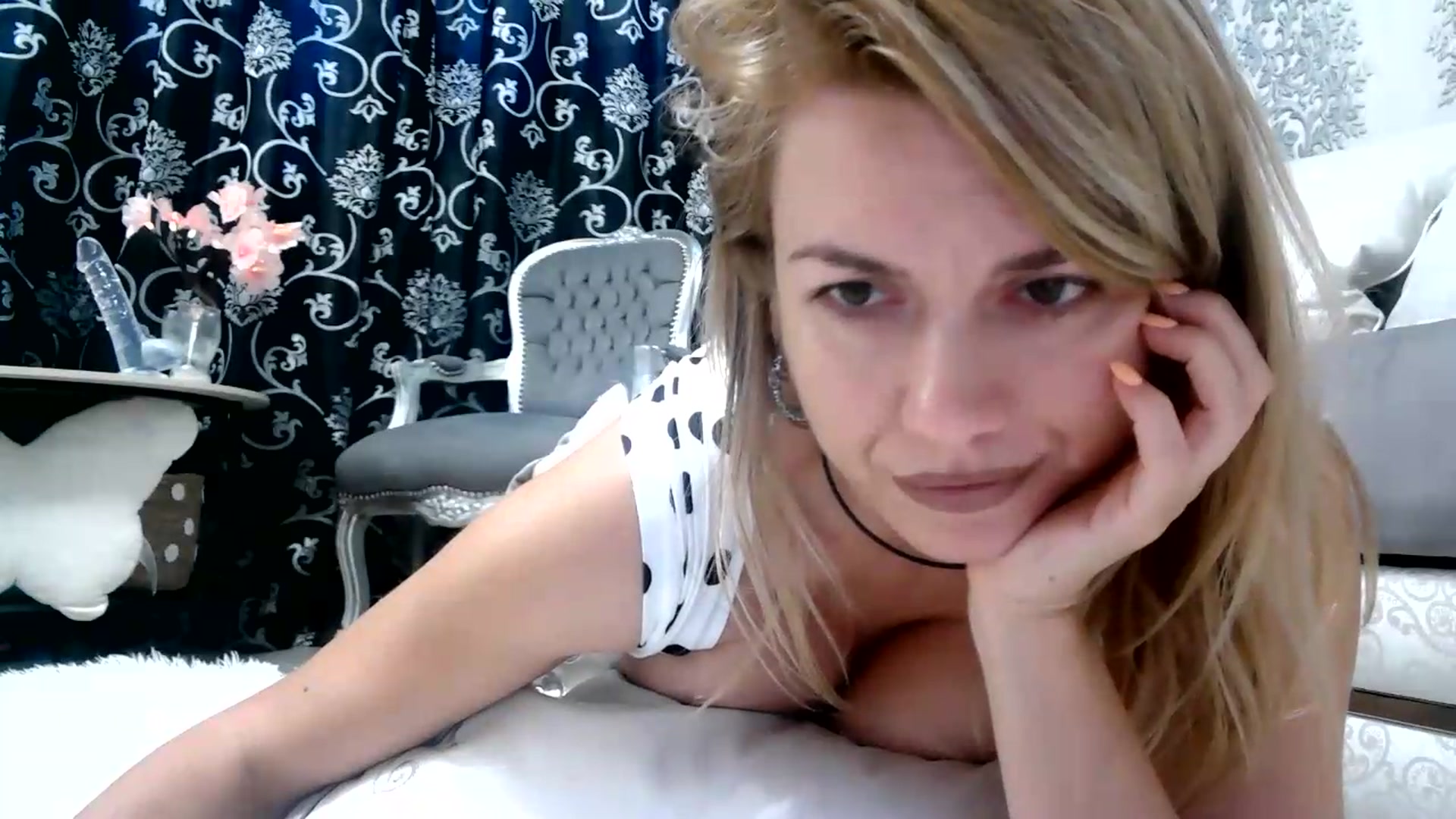Gallery image thumbnail from velvet_49's myfreecams stream on, 07/15/2026, 07:43 image 3 of 20
