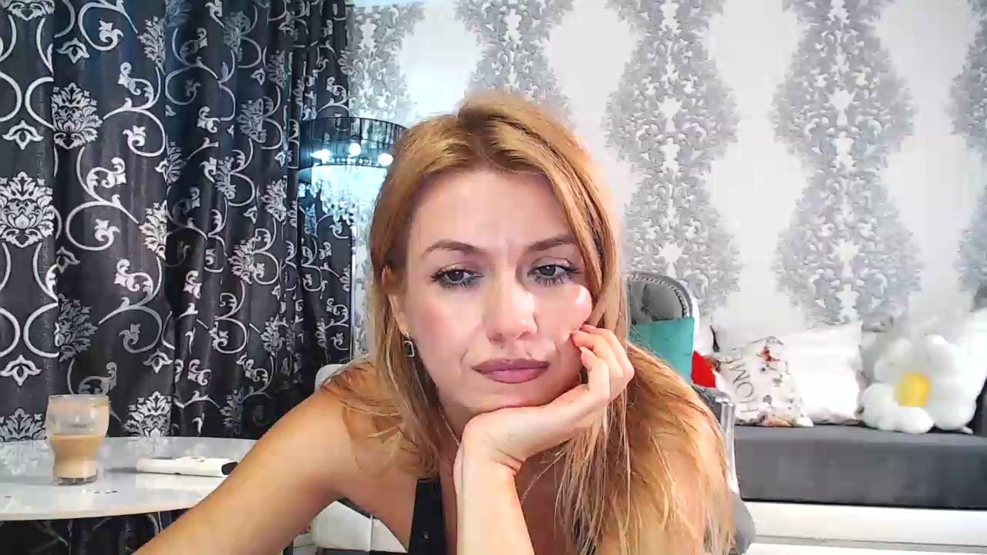 Gallery image thumbnail from velvet_49's myfreecams stream on, 08/10/2026, 06:41 image 1 of 20