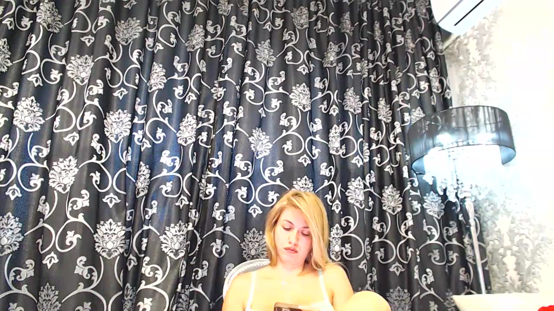 Gallery image thumbnail from velvet_49's myfreecams stream on, 08/12/2026, 05:59 image 18 of 20