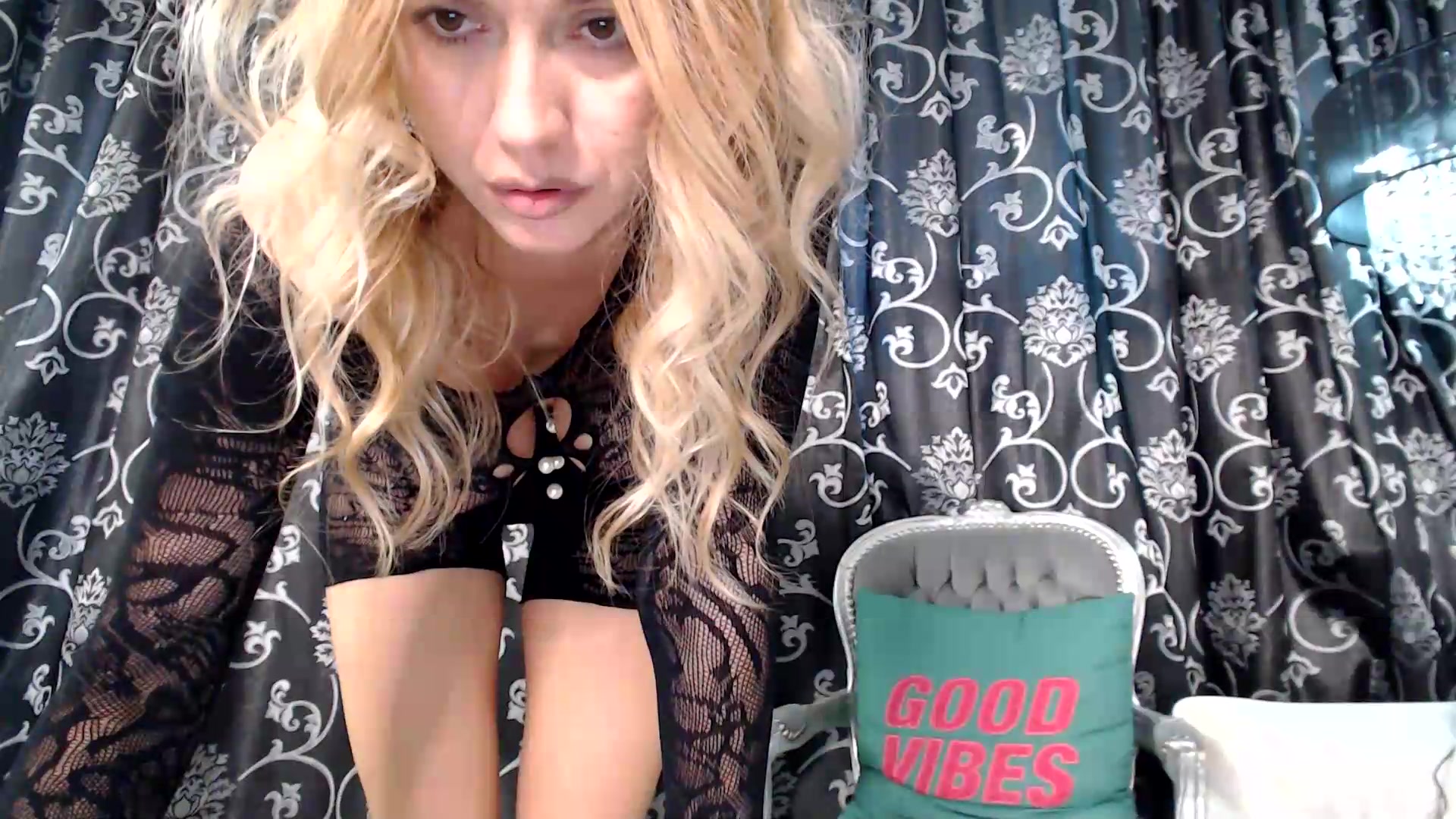 Gallery image thumbnail from velvet_49's myfreecams stream on, 08/31/2026, 06:32 image 18 of 20