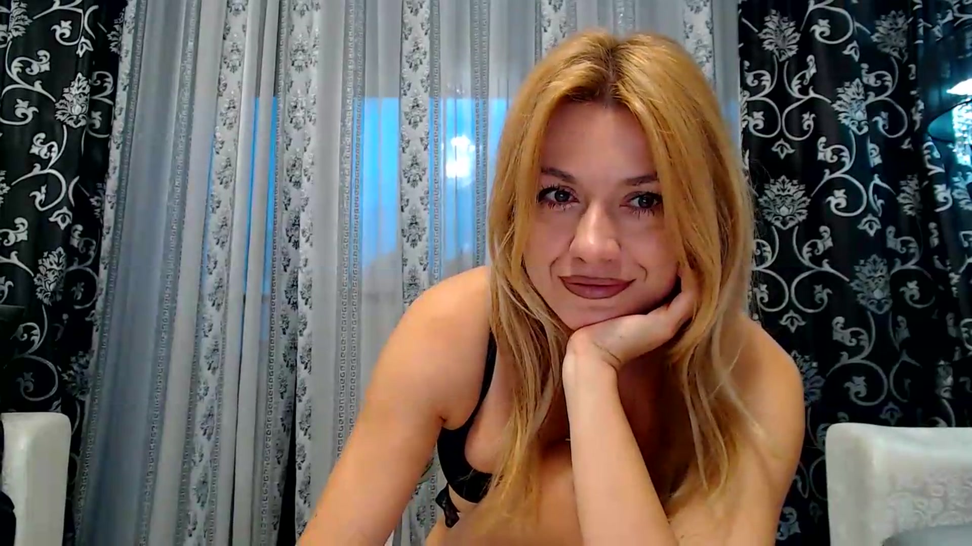 Gallery image thumbnail from velvet_49's myfreecams stream on, 09/22/2026, 04:17 image 10 of 20