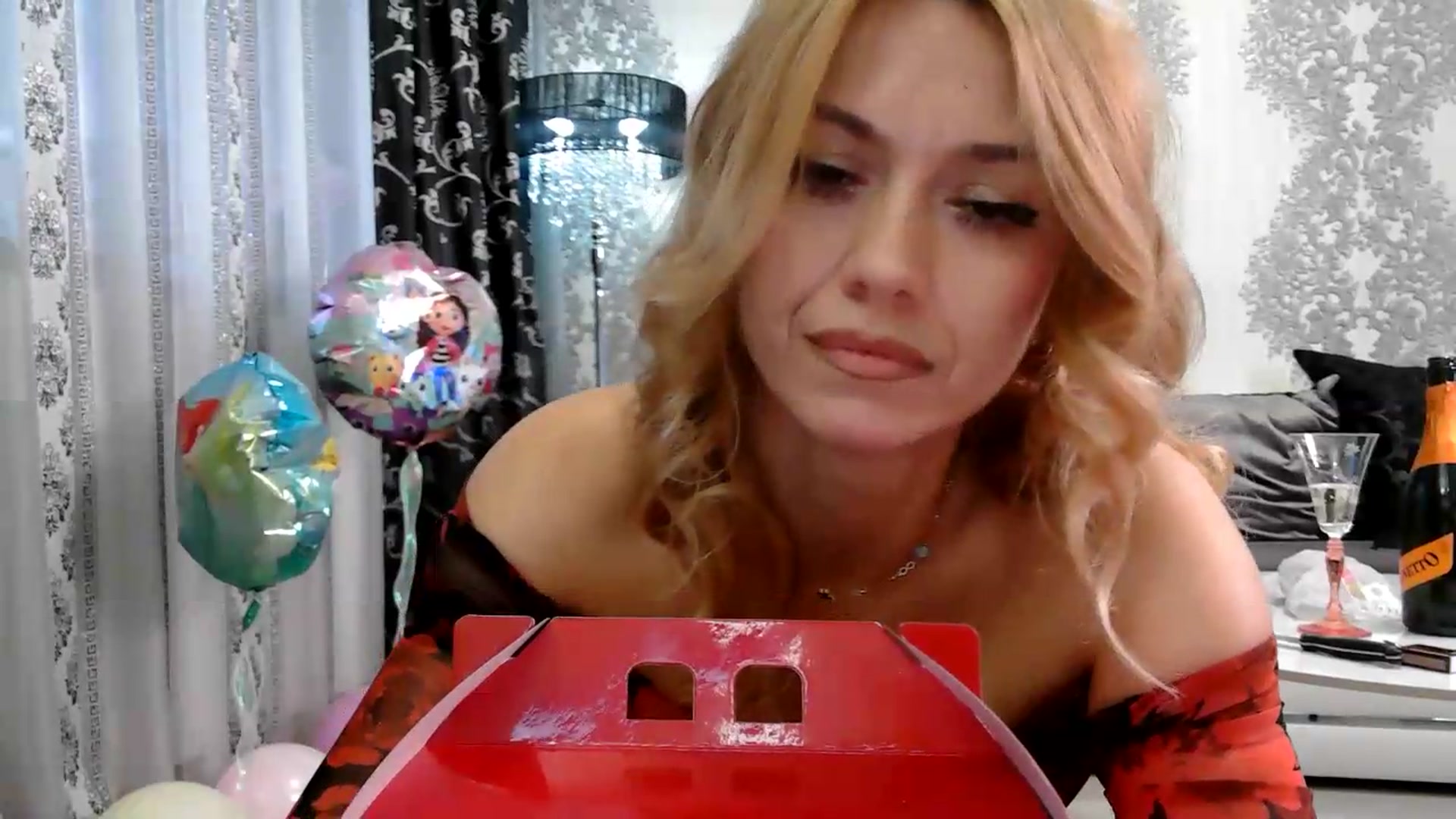Gallery image thumbnail from velvet_49's myfreecams stream on, 09/25/2026, 06:06 image 6 of 20