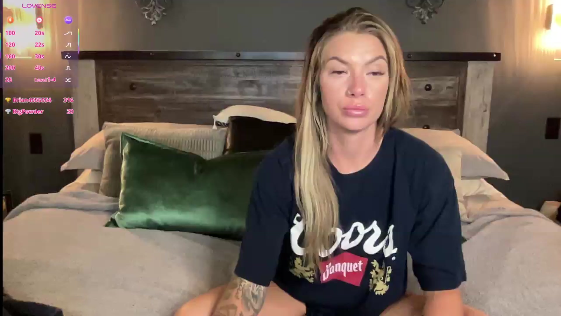 Gallery image thumbnail from velvethoneyXo's myfreecams stream on, 06/29/2026, 06:29 image 14 of 20