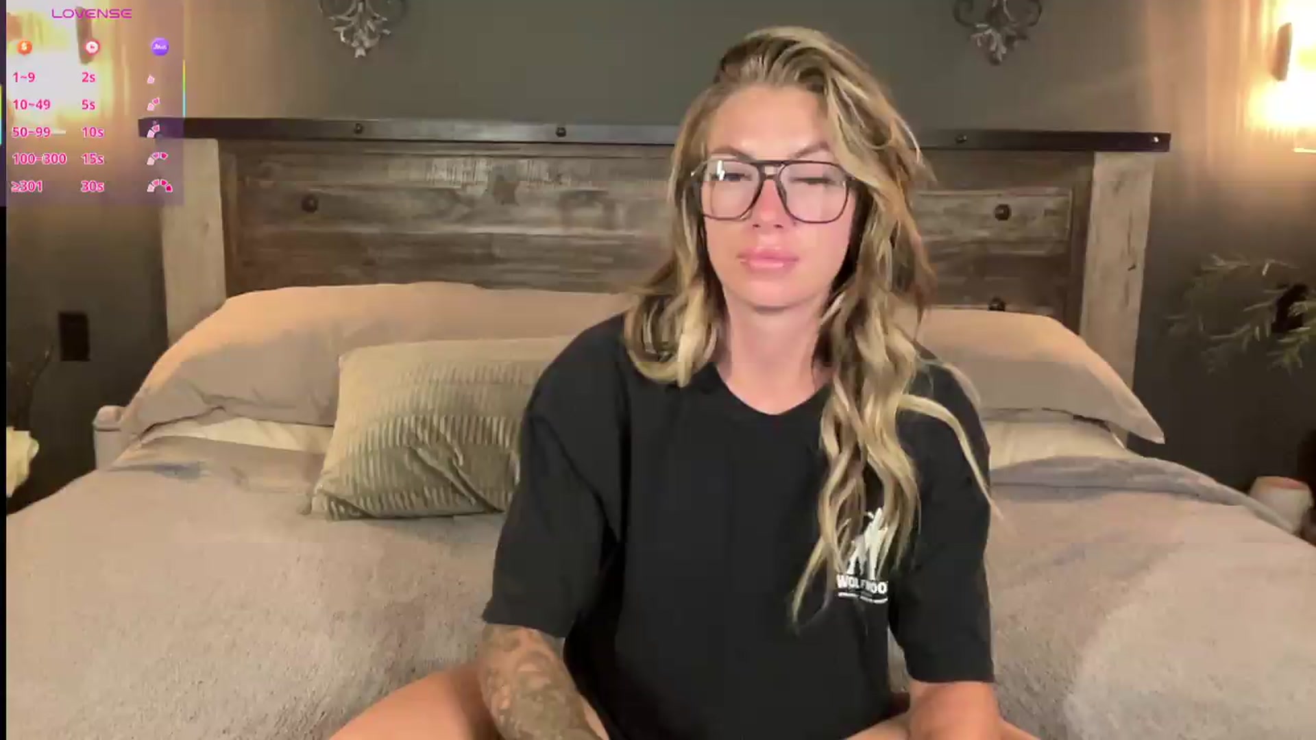 Gallery image thumbnail from velvethoneyXo's myfreecams stream on, 07/22/2026, 06:05 image 19 of 20