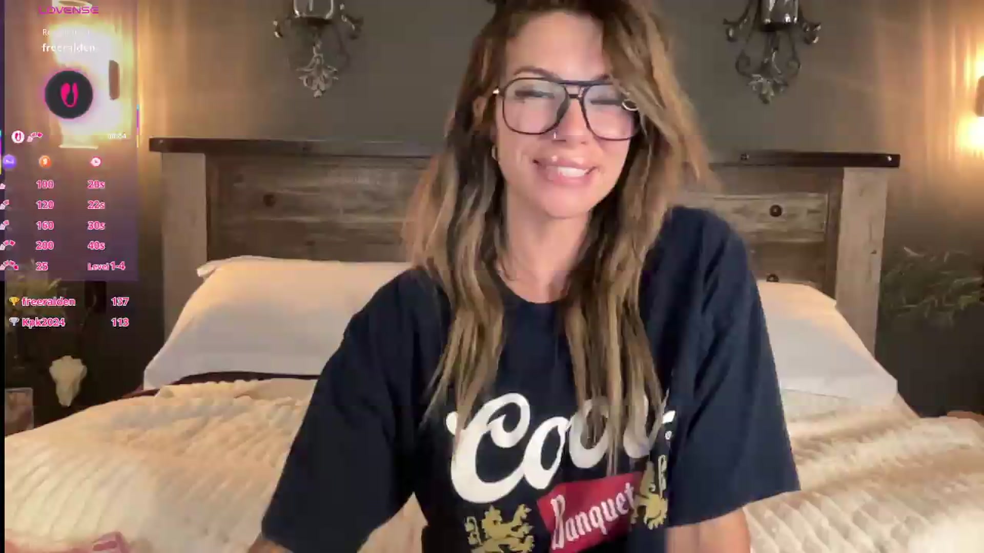 Gallery image thumbnail from velvethoneyXo's myfreecams stream on, 08/10/2026, 06:12 image 2 of 20