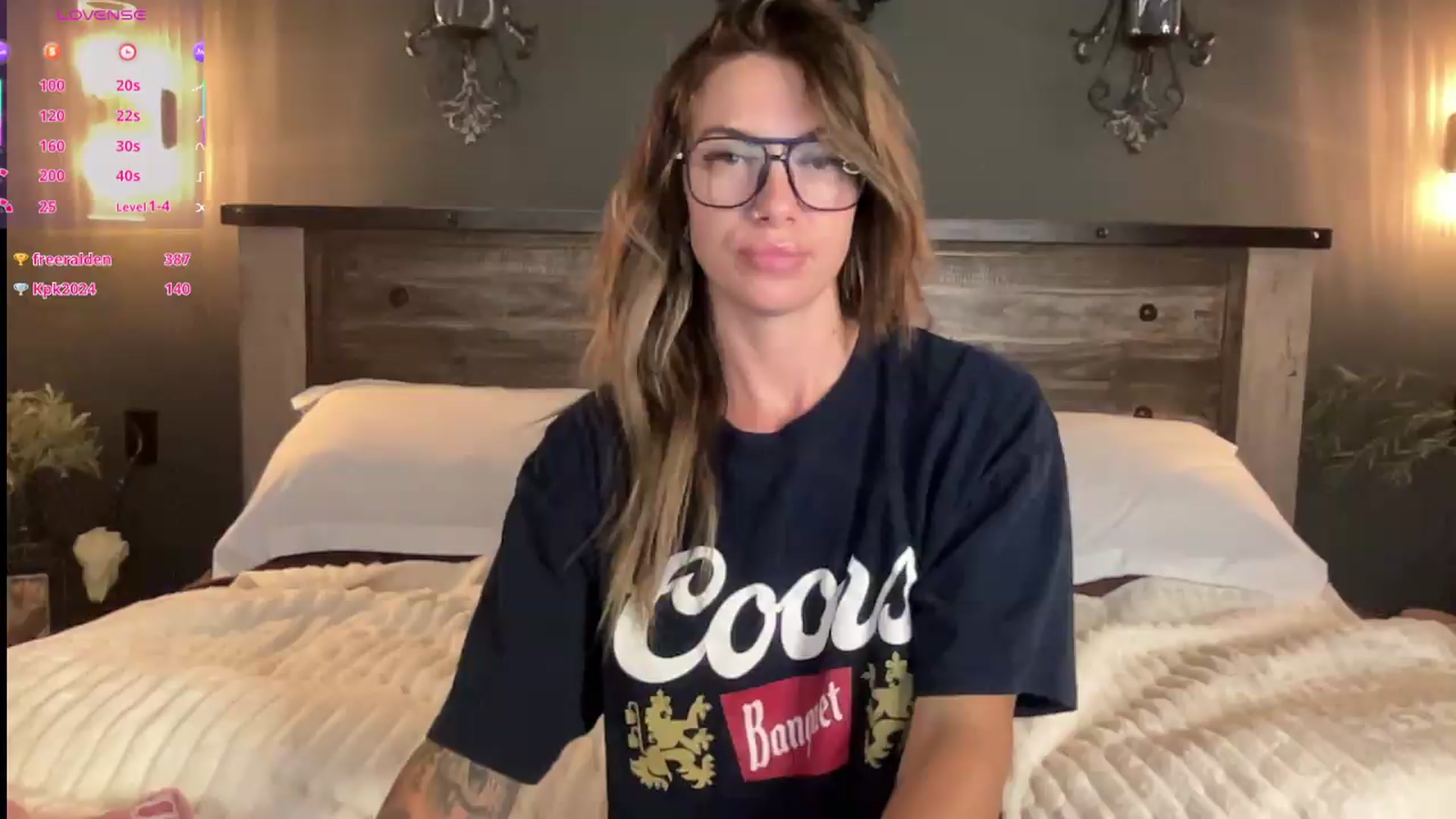 Gallery image thumbnail from velvethoneyXo's myfreecams stream on, 08/10/2026, 06:12 image 5 of 20