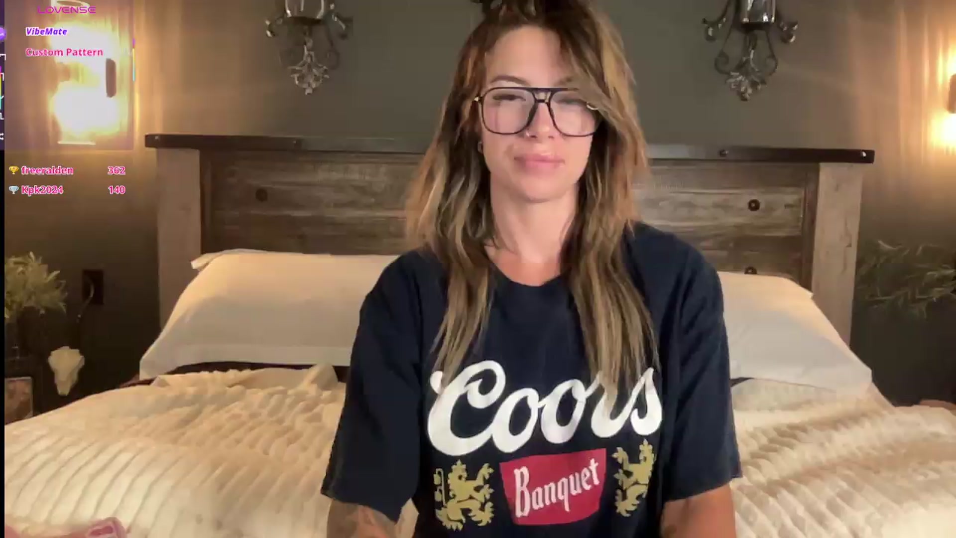 Gallery image thumbnail from velvethoneyXo's myfreecams stream on, 08/10/2026, 06:12 image 4 of 20