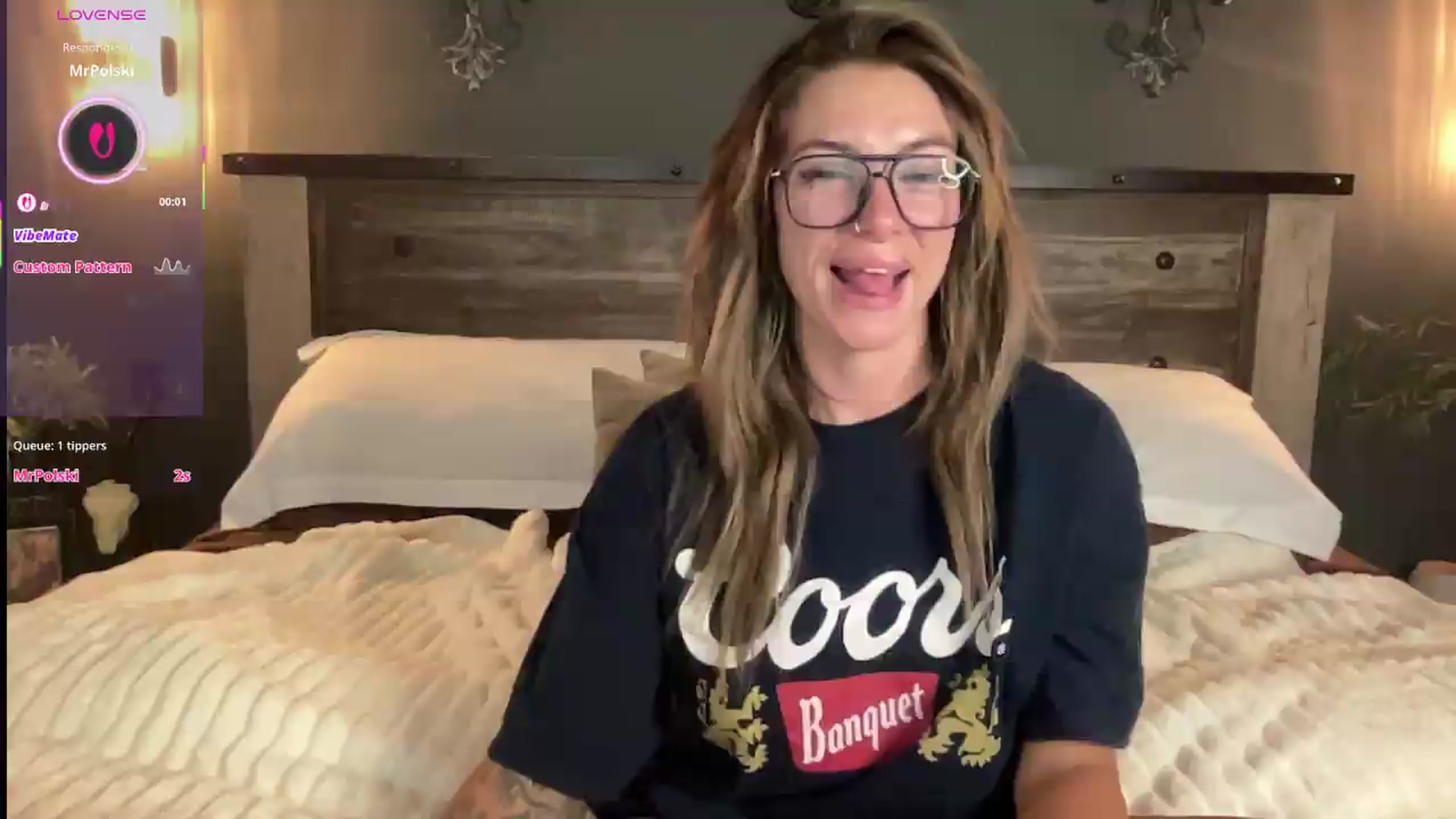 Gallery image thumbnail from velvethoneyXo's myfreecams stream on, 08/10/2026, 06:56 image 13 of 20