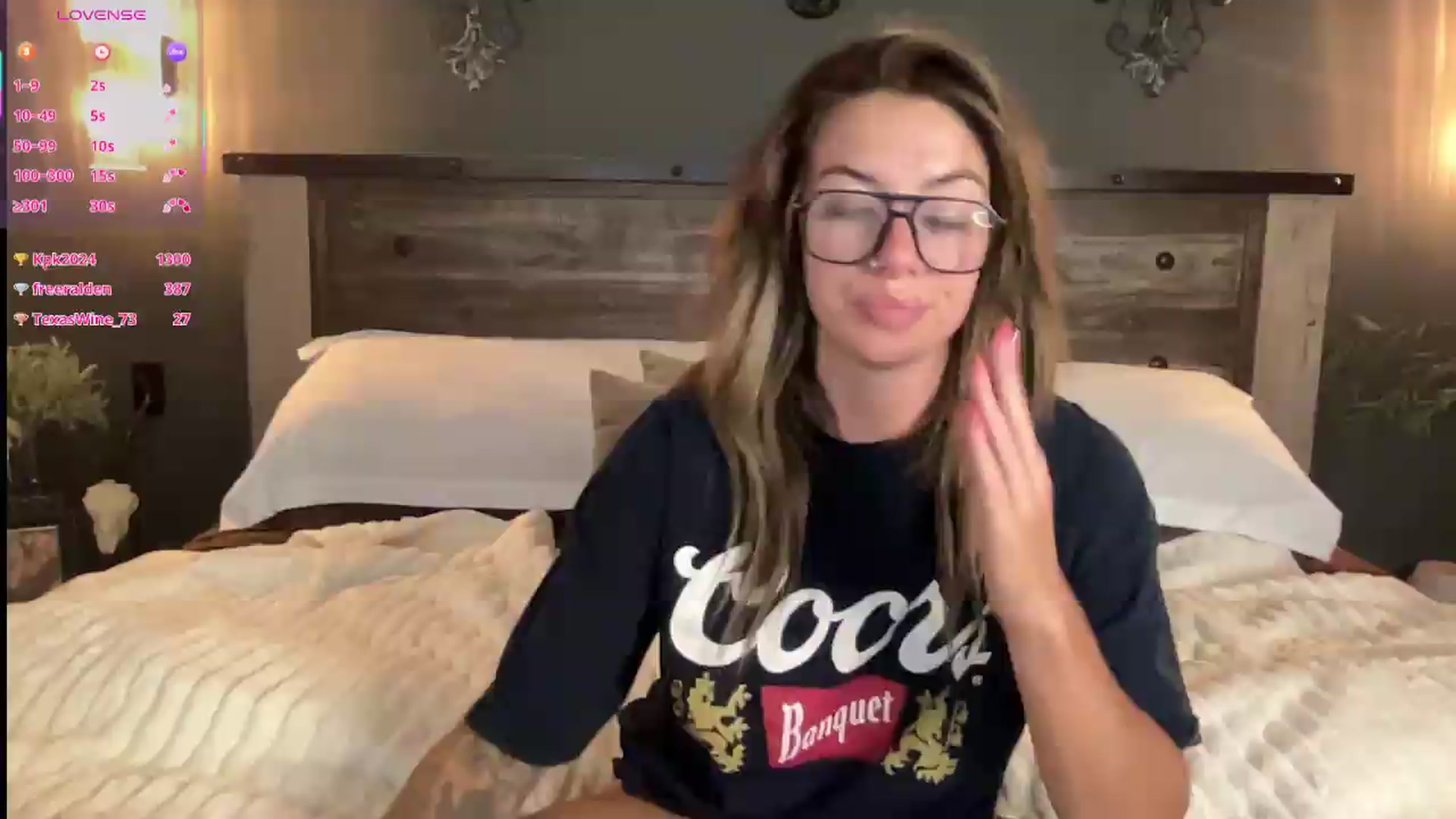 Gallery image thumbnail from velvethoneyXo's myfreecams stream on, 08/10/2026, 06:56 image 7 of 20