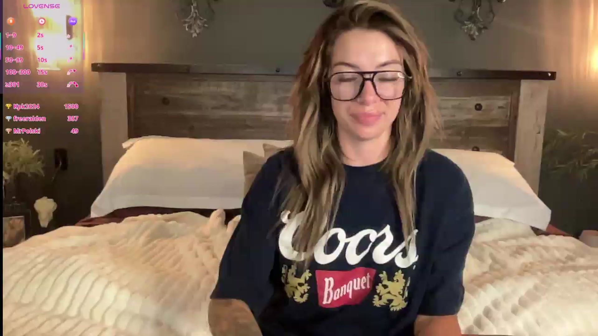 Gallery image thumbnail from velvethoneyXo's myfreecams stream on, 08/10/2026, 06:56 image 12 of 20