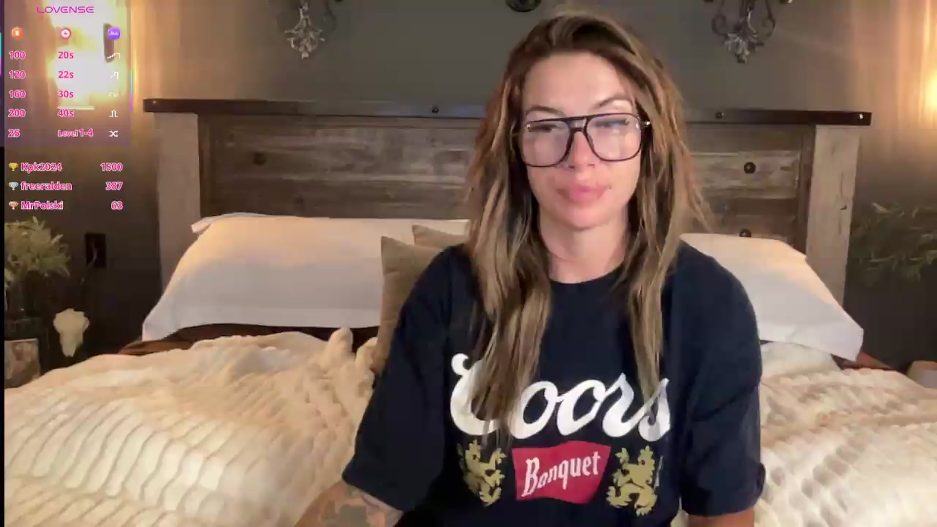 Gallery image thumbnail from velvethoneyXo's myfreecams stream on, 08/10/2026, 06:56 image 15 of 20