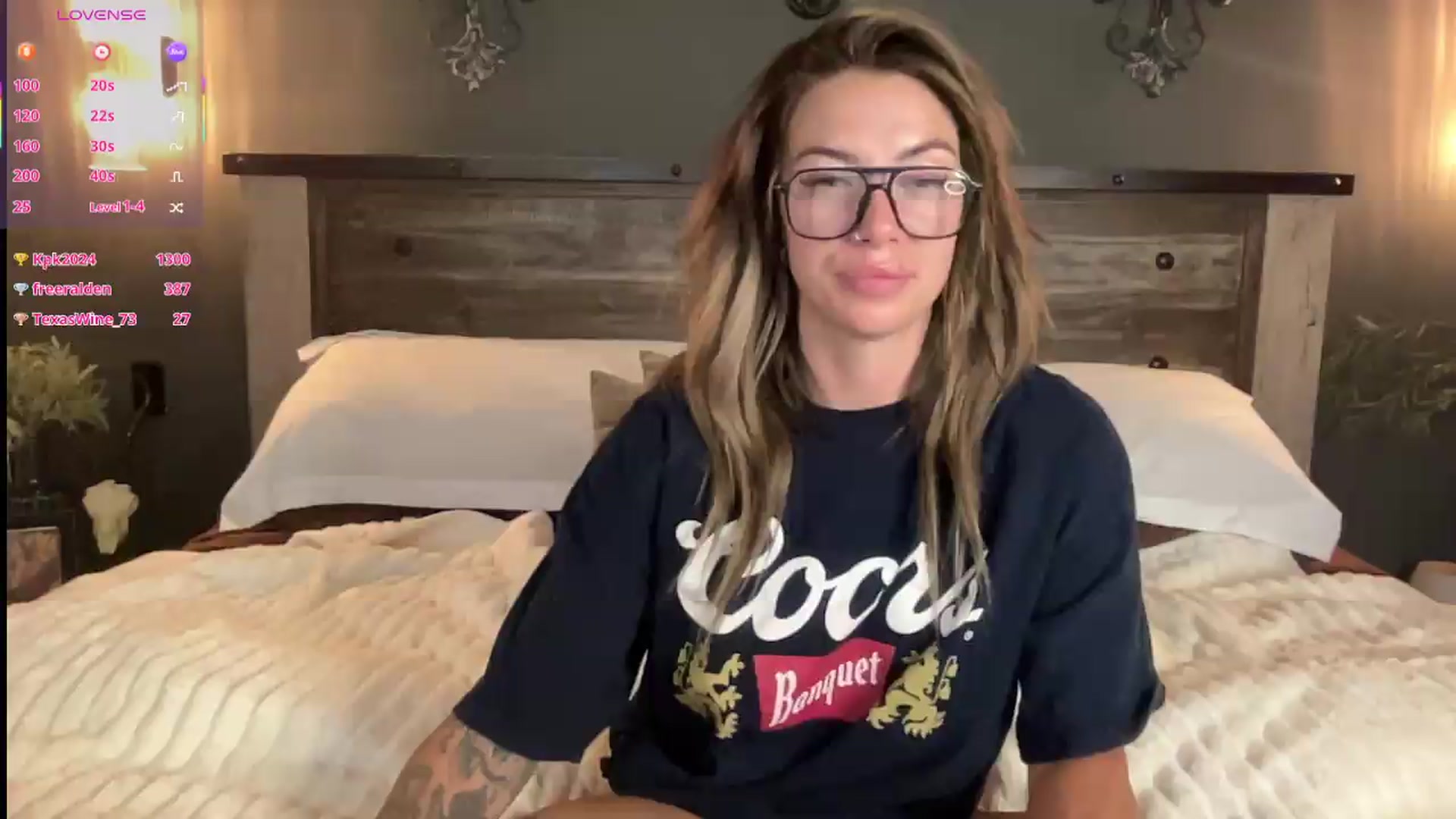 Gallery image thumbnail from velvethoneyXo's myfreecams stream on, 08/10/2026, 06:56 image 6 of 20