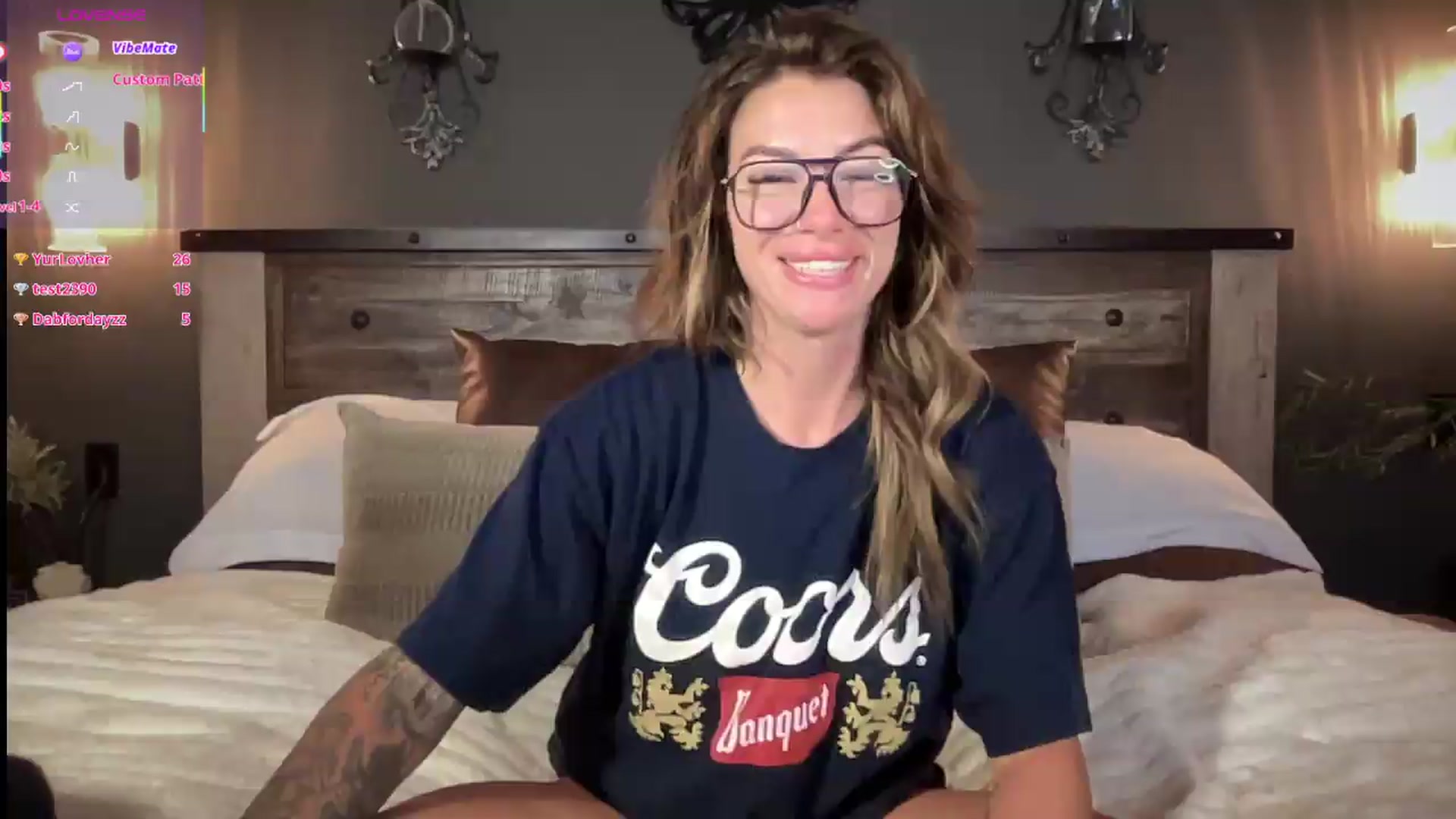 Gallery image thumbnail from velvethoneyXo's myfreecams stream on, 08/17/2026, 05:42 image 17 of 20