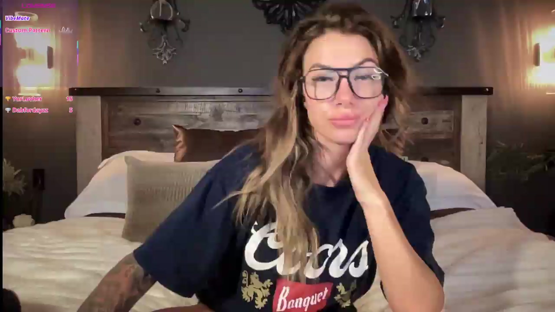 Gallery image thumbnail from velvethoneyXo's myfreecams stream on, 08/17/2026, 05:42 image 4 of 20