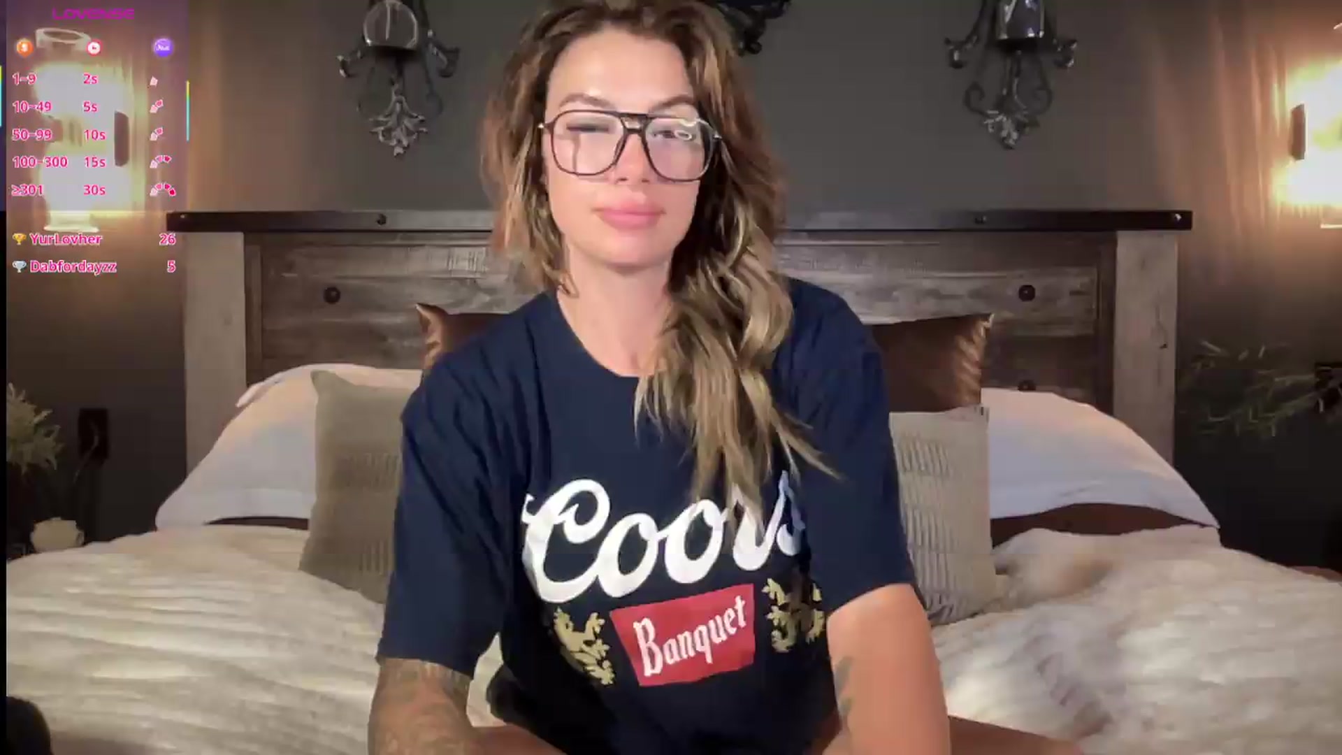 Gallery image thumbnail from velvethoneyXo's myfreecams stream on, 08/17/2026, 05:42 image 10 of 20
