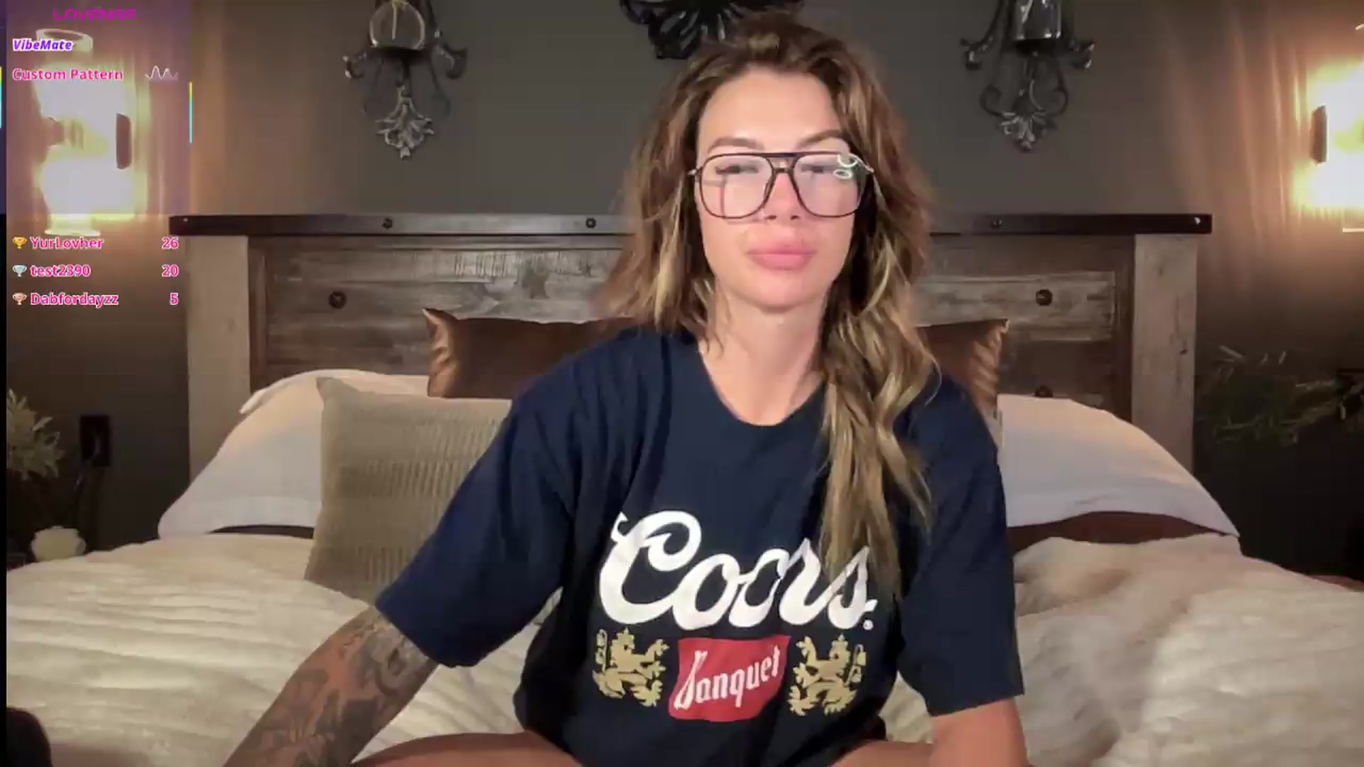 Gallery image thumbnail from velvethoneyXo's myfreecams stream on, 08/17/2026, 05:42 image 18 of 20