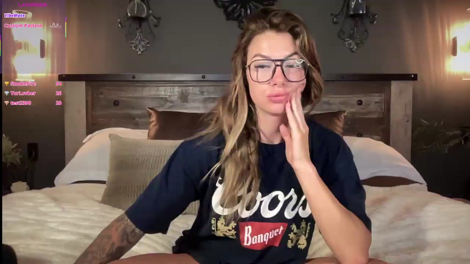 Gallery image thumbnail from velvethoneyXo's myfreecams stream on, 08/17/2026, 07:12 image 9 of 20