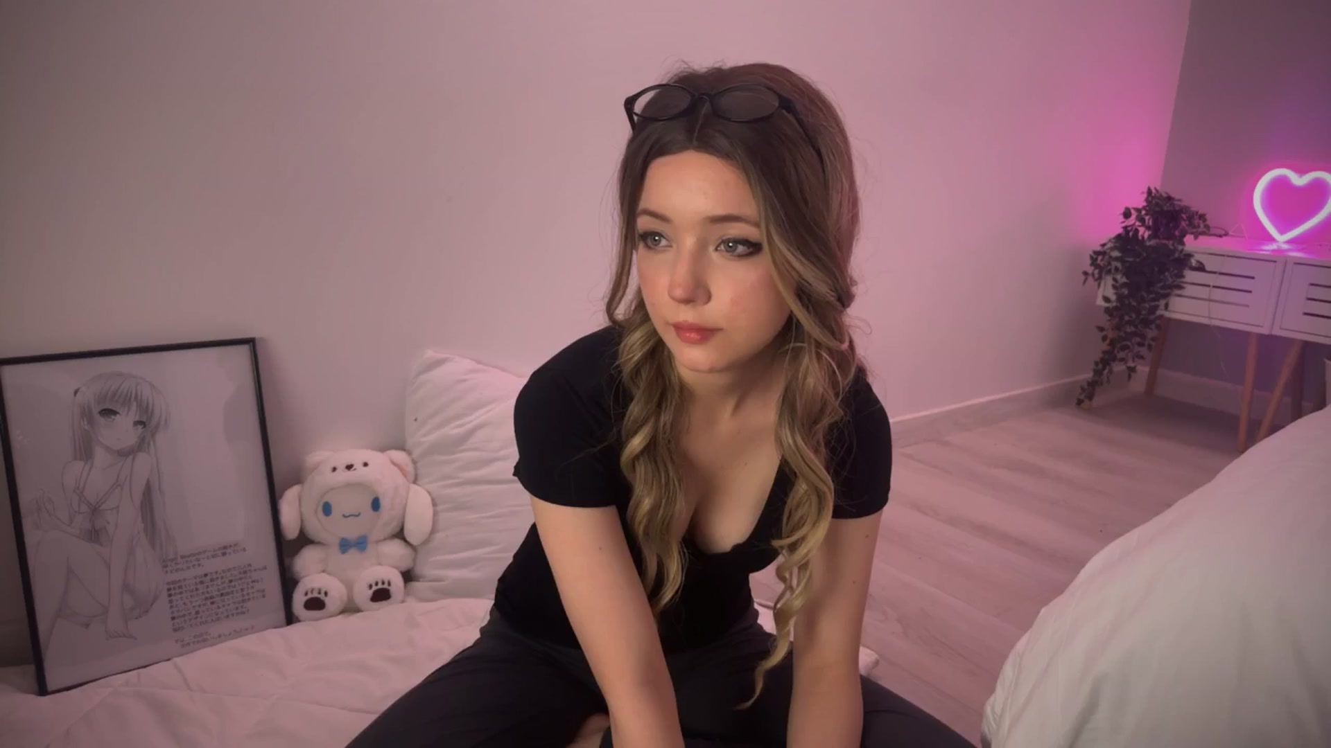 Gallery image thumbnail from velvetrush's myfreecams stream on, 10/12/2024, 18:50 image 7 of 20