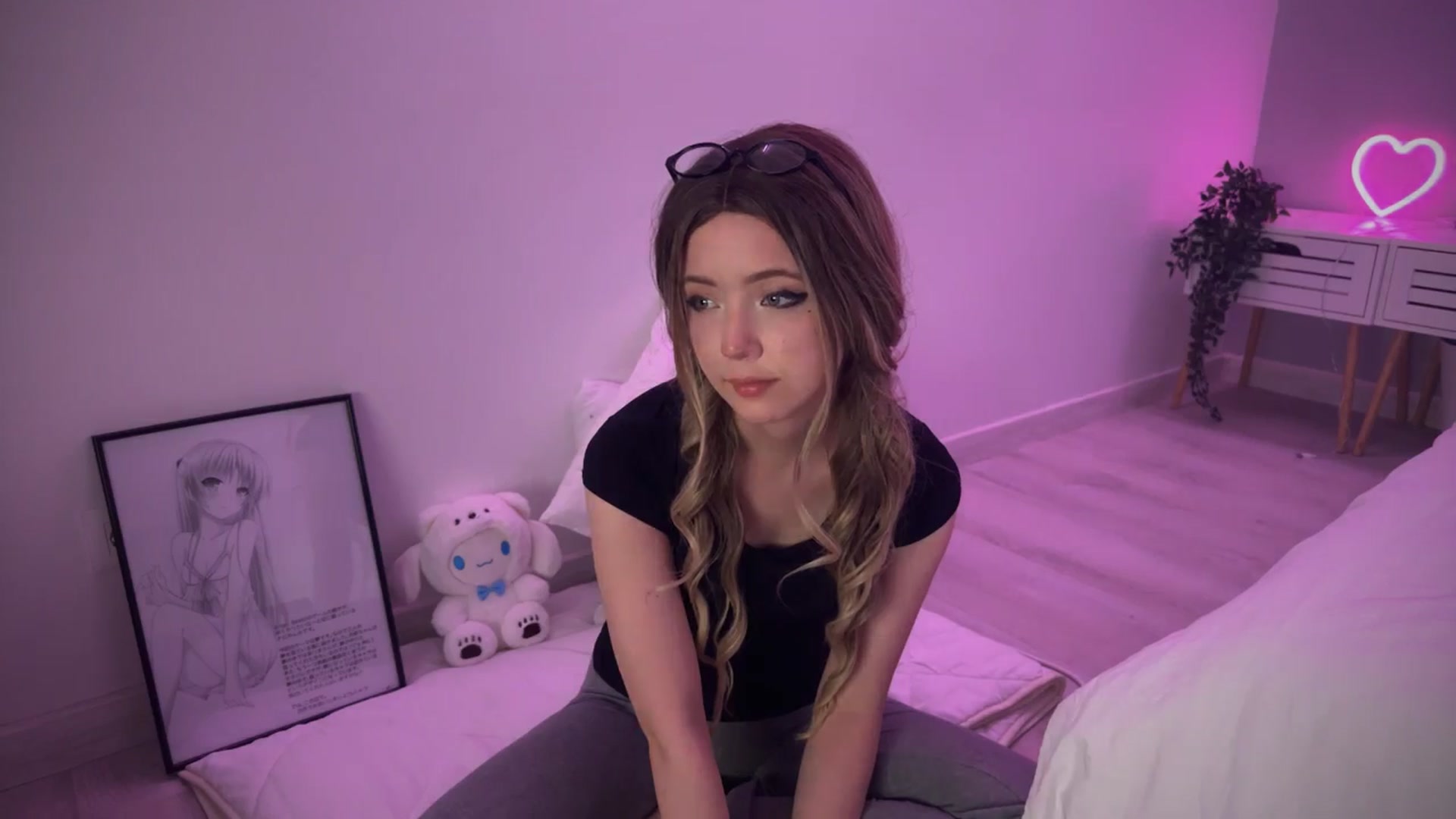 Gallery image thumbnail from velvetrush's myfreecams stream on, 10/16/2024, 19:29 image 10 of 20