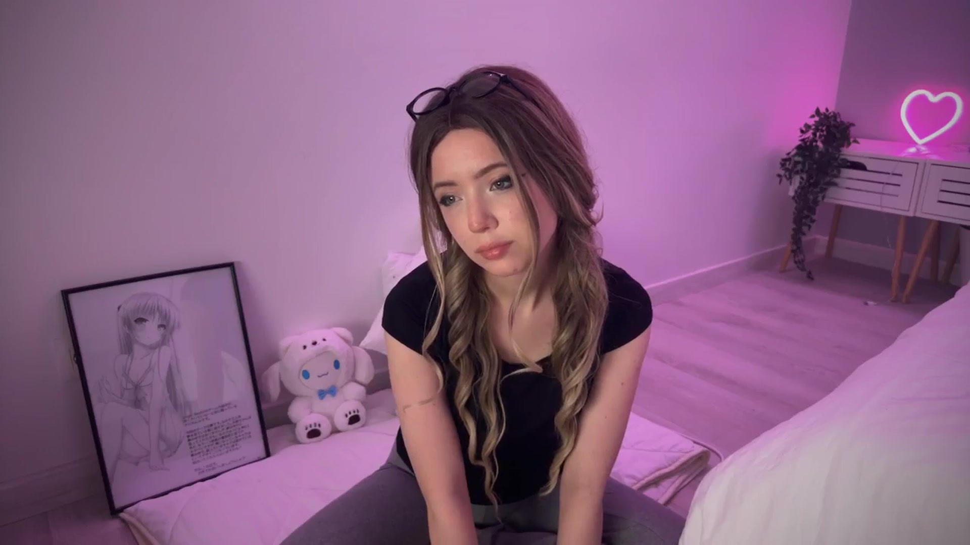 Gallery image thumbnail from velvetrush's myfreecams stream on, 10/16/2024, 19:29 image 11 of 20