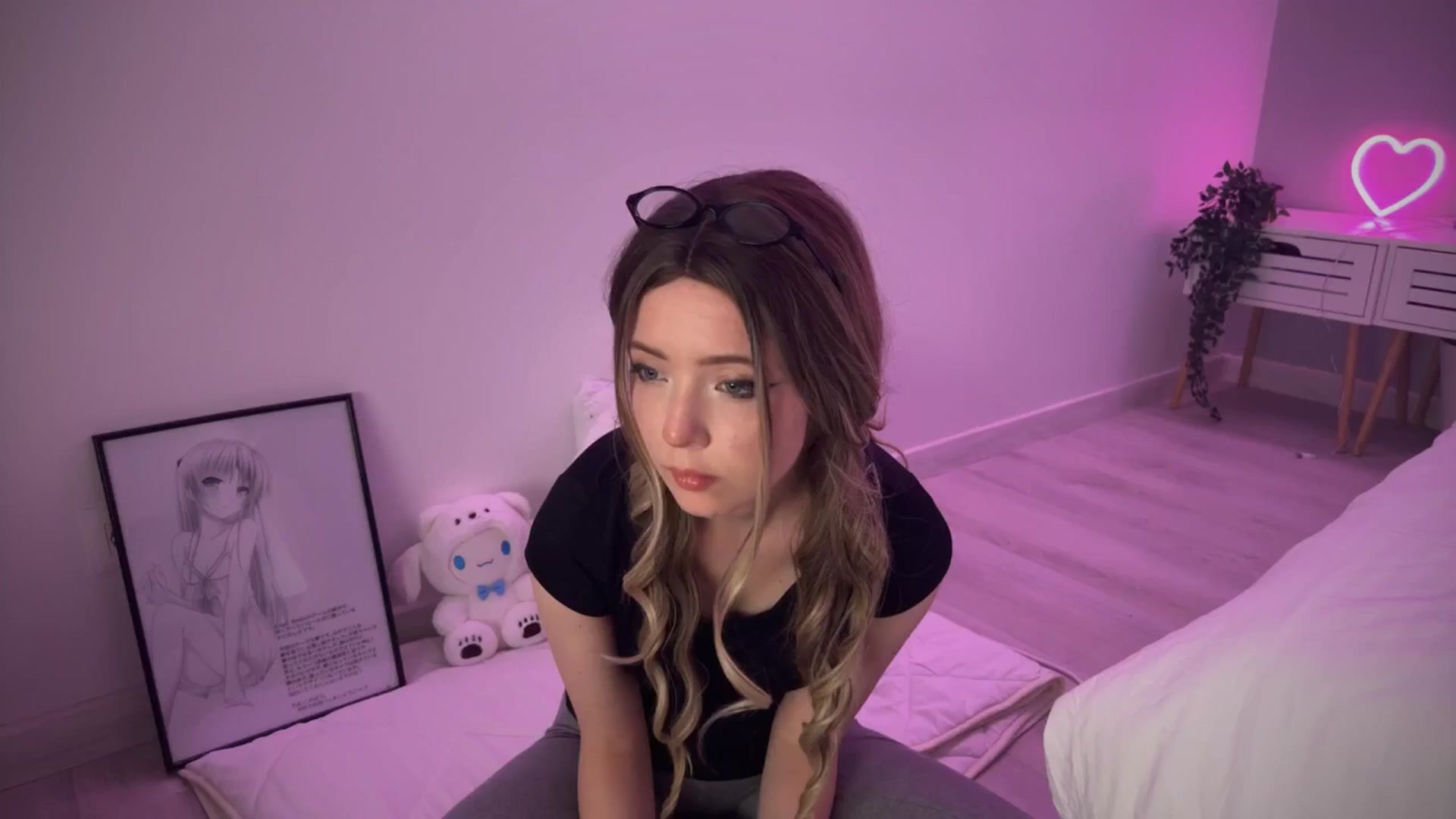 Gallery image thumbnail from velvetrush's myfreecams stream on, 10/16/2024, 19:29 image 1 of 20
