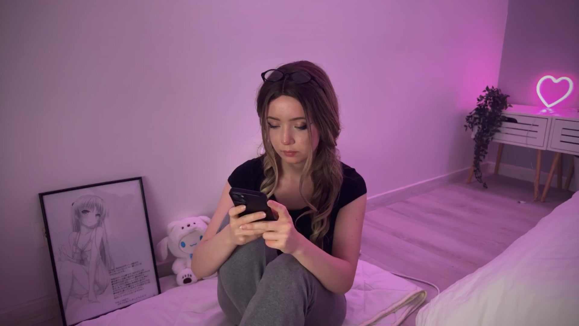 Gallery image thumbnail from velvetrush's myfreecams stream on, 10/16/2024, 19:29 image 18 of 20