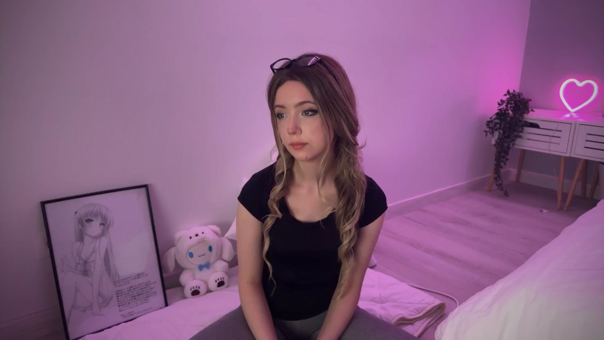 Gallery image thumbnail from velvetrush's myfreecams stream on, 10/16/2024, 19:29 image 16 of 20