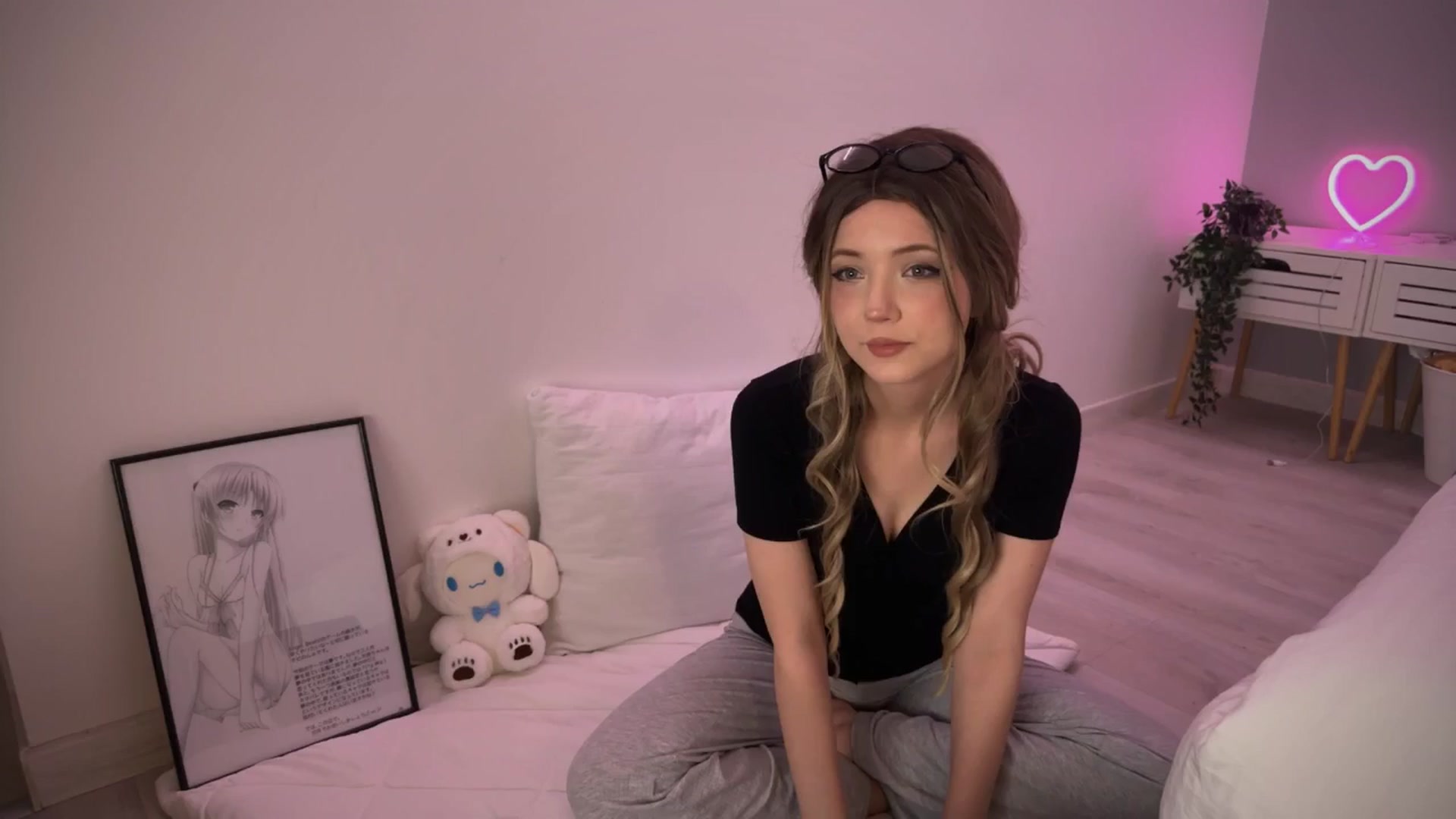 Gallery image thumbnail from velvetrush's myfreecams stream on, 10/21/2024, 22:02 image 12 of 20