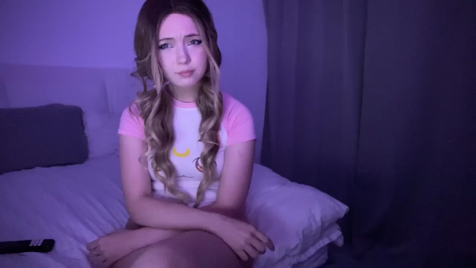 Gallery image thumbnail from velvetrush's myfreecams stream on, 06/19/2025, 18:53 image 17 of 20