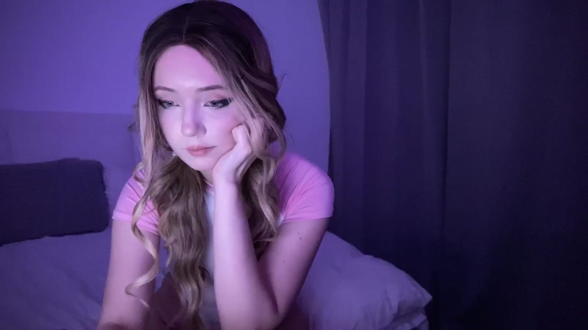 Gallery image thumbnail from velvetrush's myfreecams stream on, 06/19/2025, 18:53 image 13 of 20