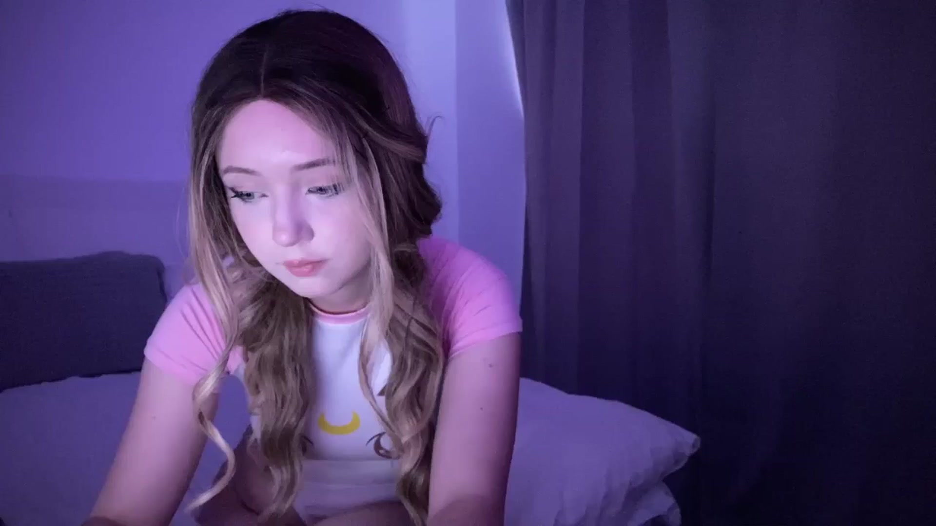 Gallery image thumbnail from velvetrush's myfreecams stream on, 06/19/2025, 18:53 image 3 of 20