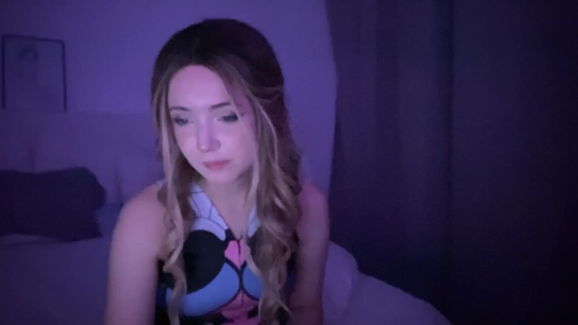 Gallery image thumbnail from velvetrush's myfreecams stream on, 06/21/2025, 19:56 image 6 of 20