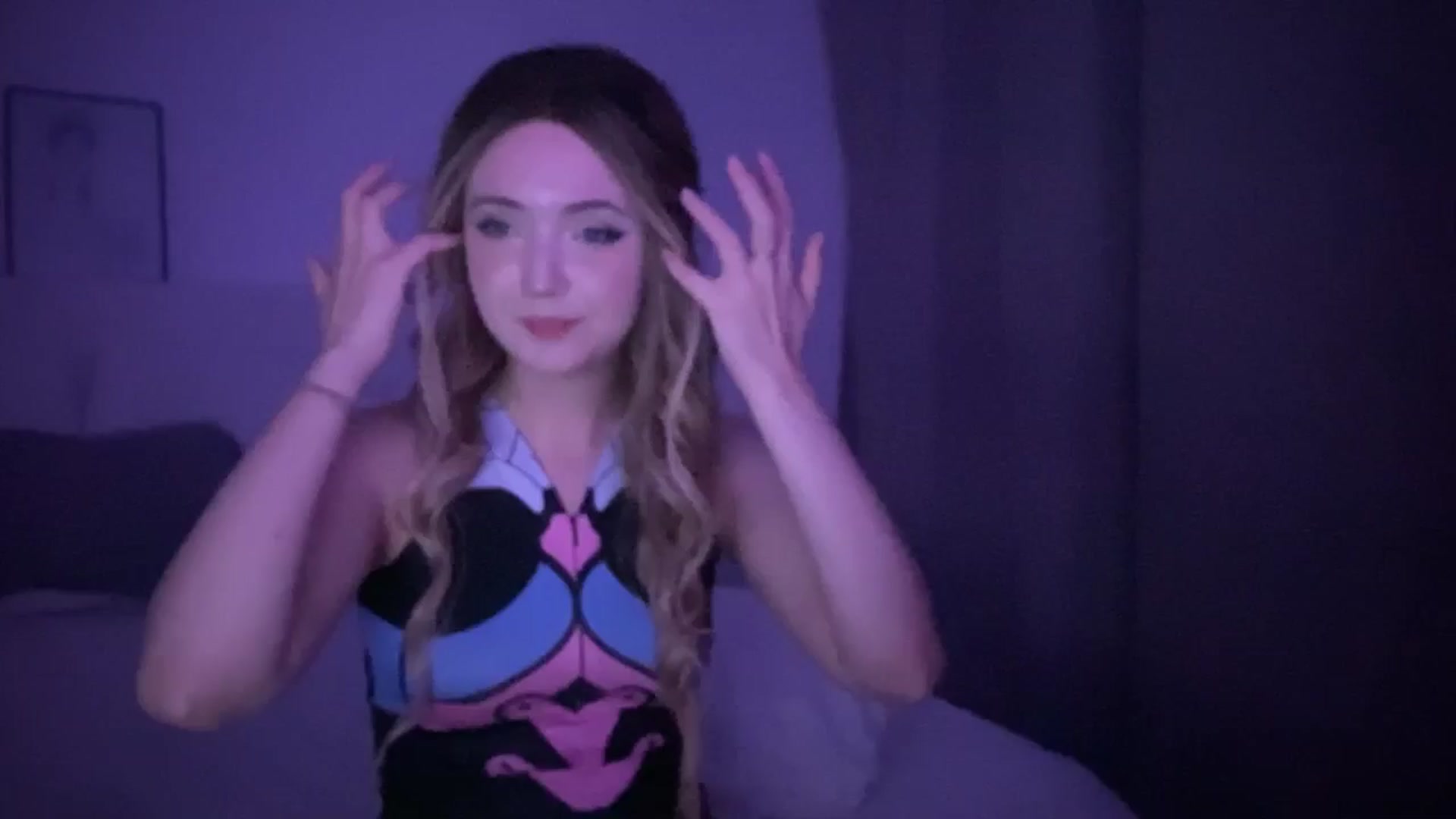 Gallery image thumbnail from velvetrush's myfreecams stream on, 06/21/2025, 19:56 image 4 of 20
