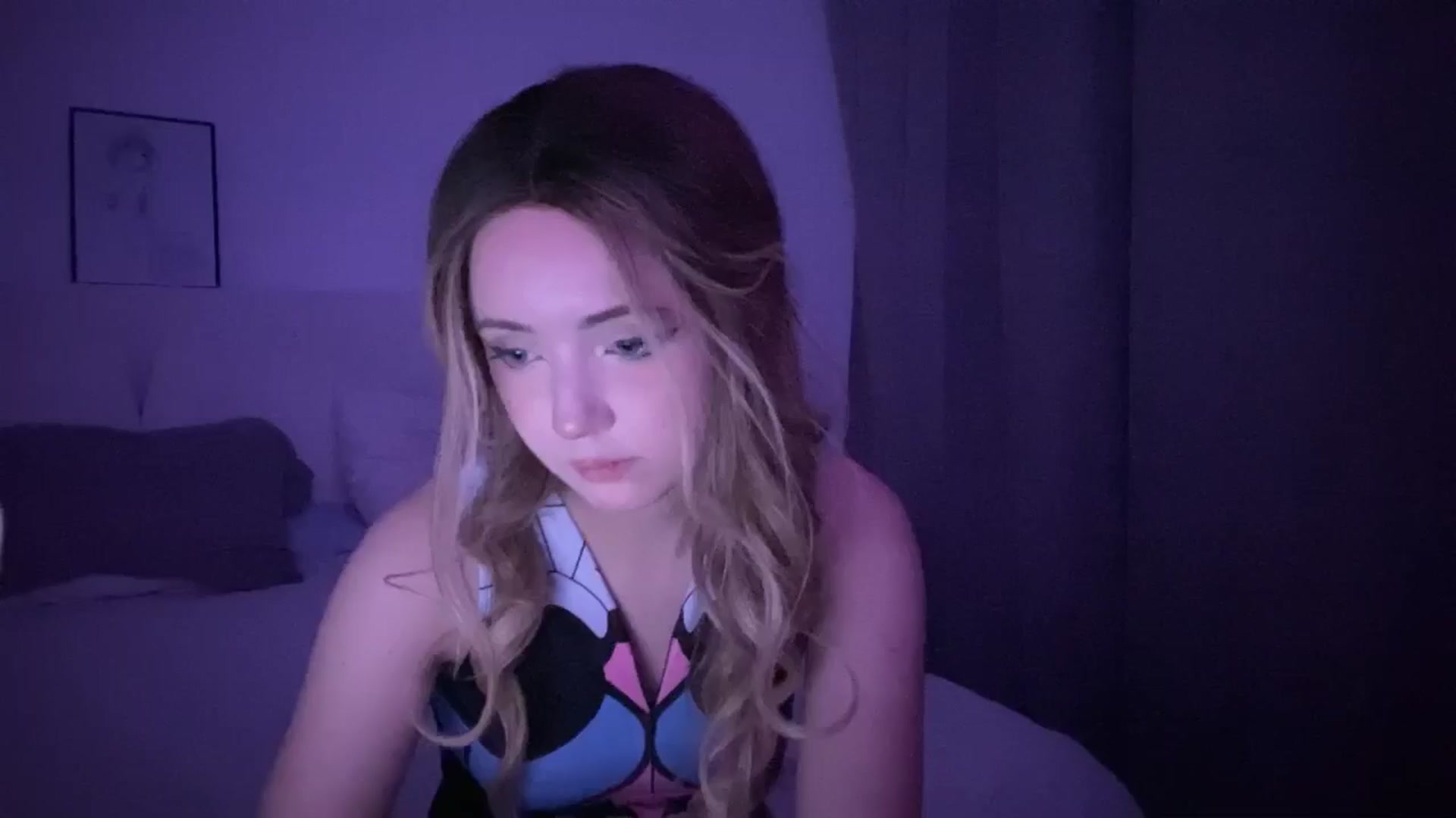 Gallery image thumbnail from velvetrush's myfreecams stream on, 06/21/2025, 19:56 image 20 of 20